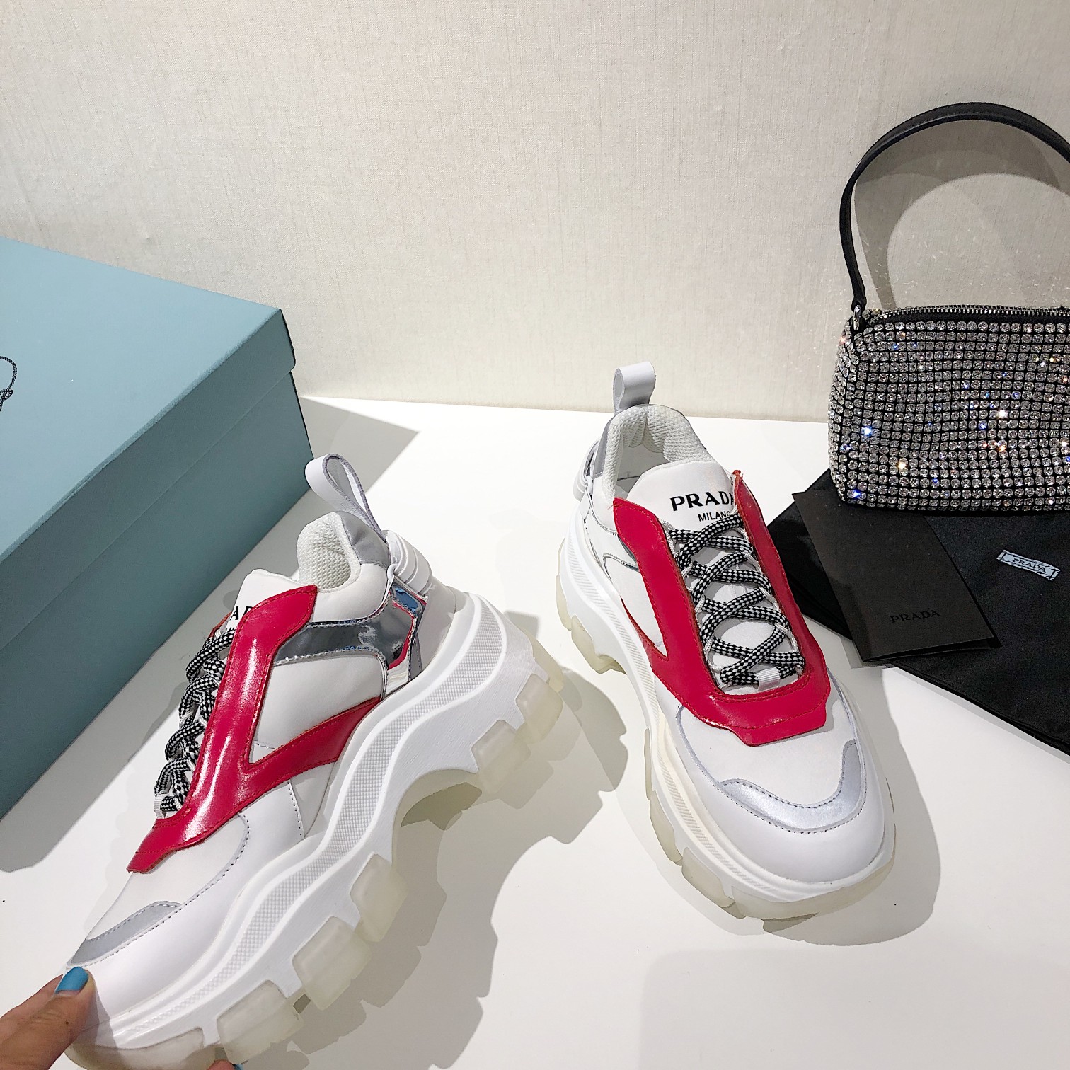 Prada Low Top sneaker 49 - vstockx