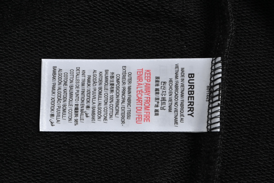 Clothes Burberry 810 - vstockx