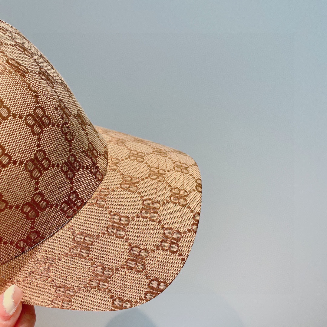 Hat Balenciaga 1 - vstockx