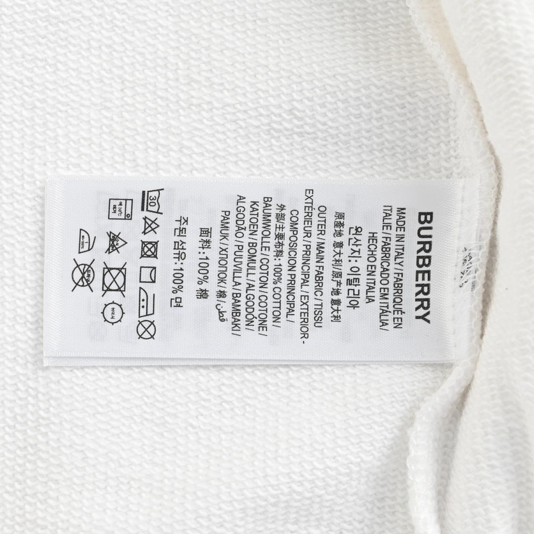 Clothes Burberry 822 - vstockx