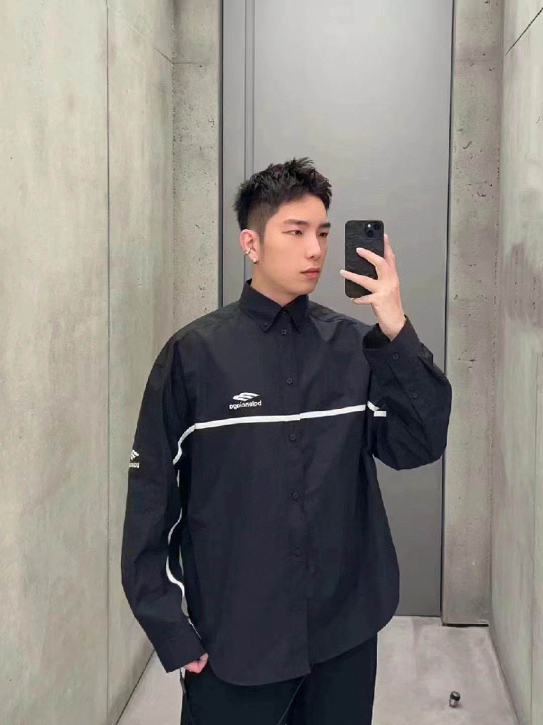 Clothes Balenciaga 142 - vstockx