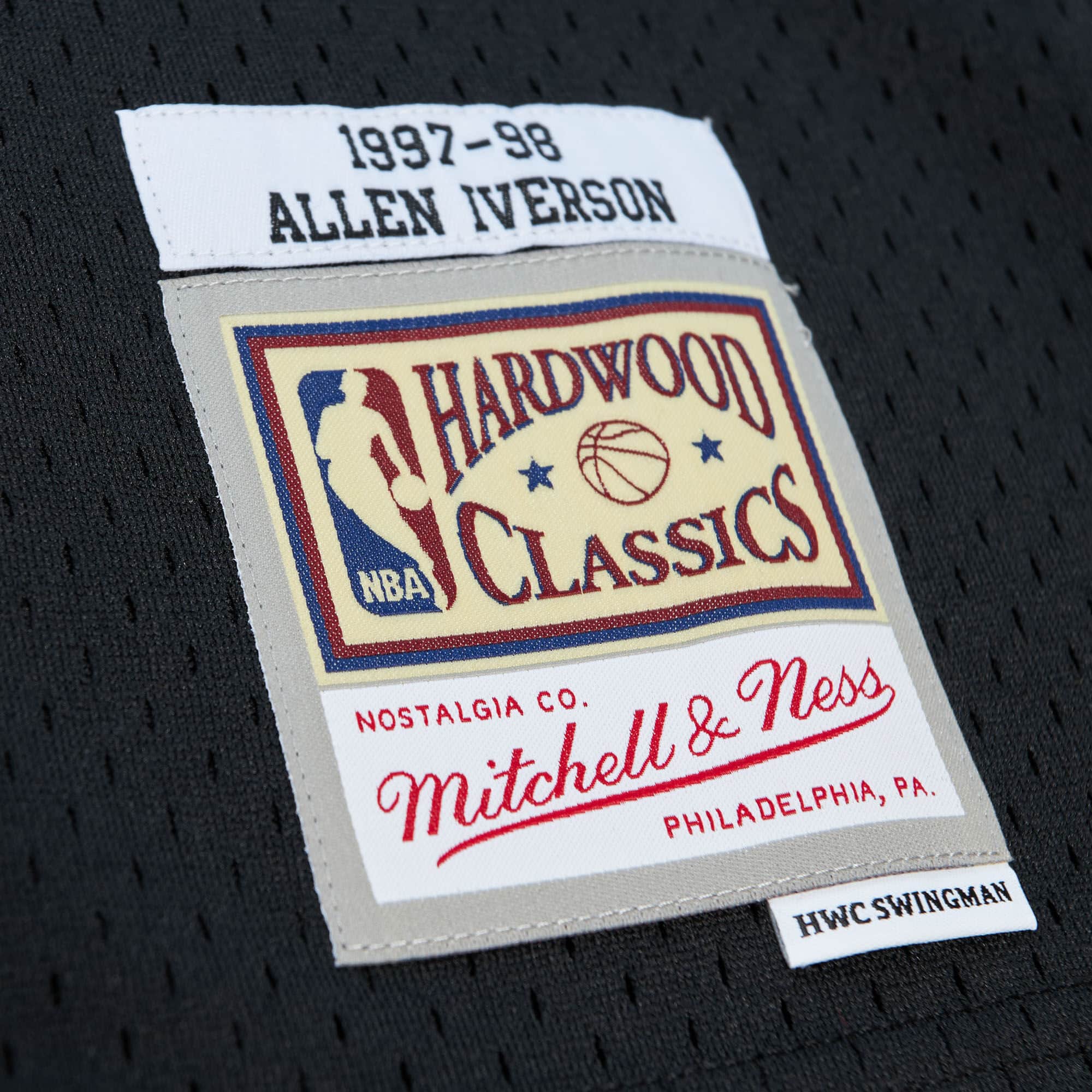 Off Court Chenille Swingman Allen Iverson Philadelphia 76ers 2000-01 Jersey - vstockx