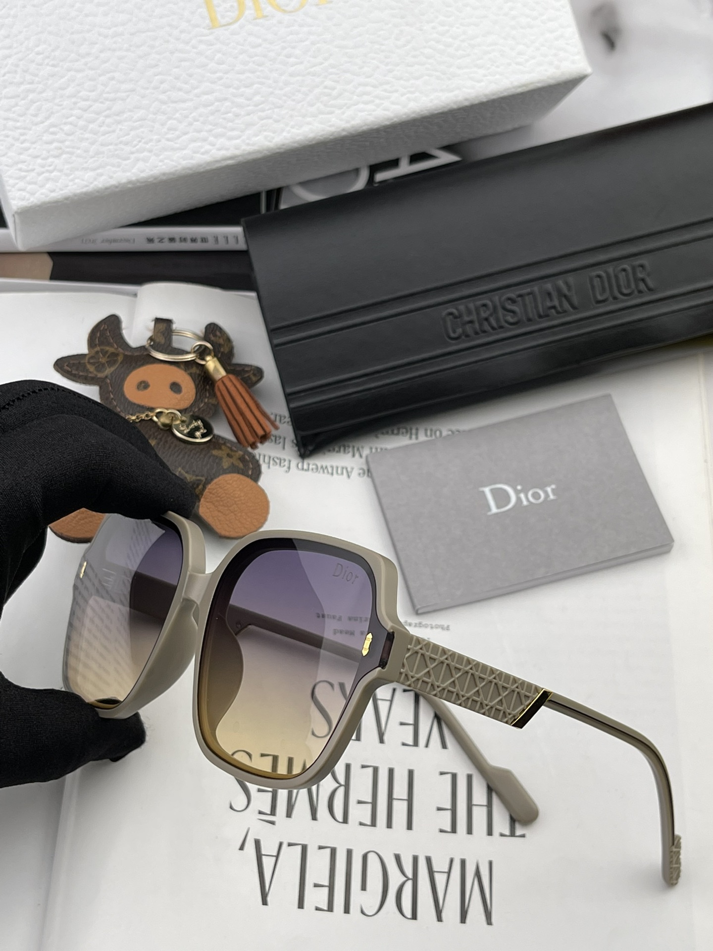 sunglasses Dior CD3220 - vstockx