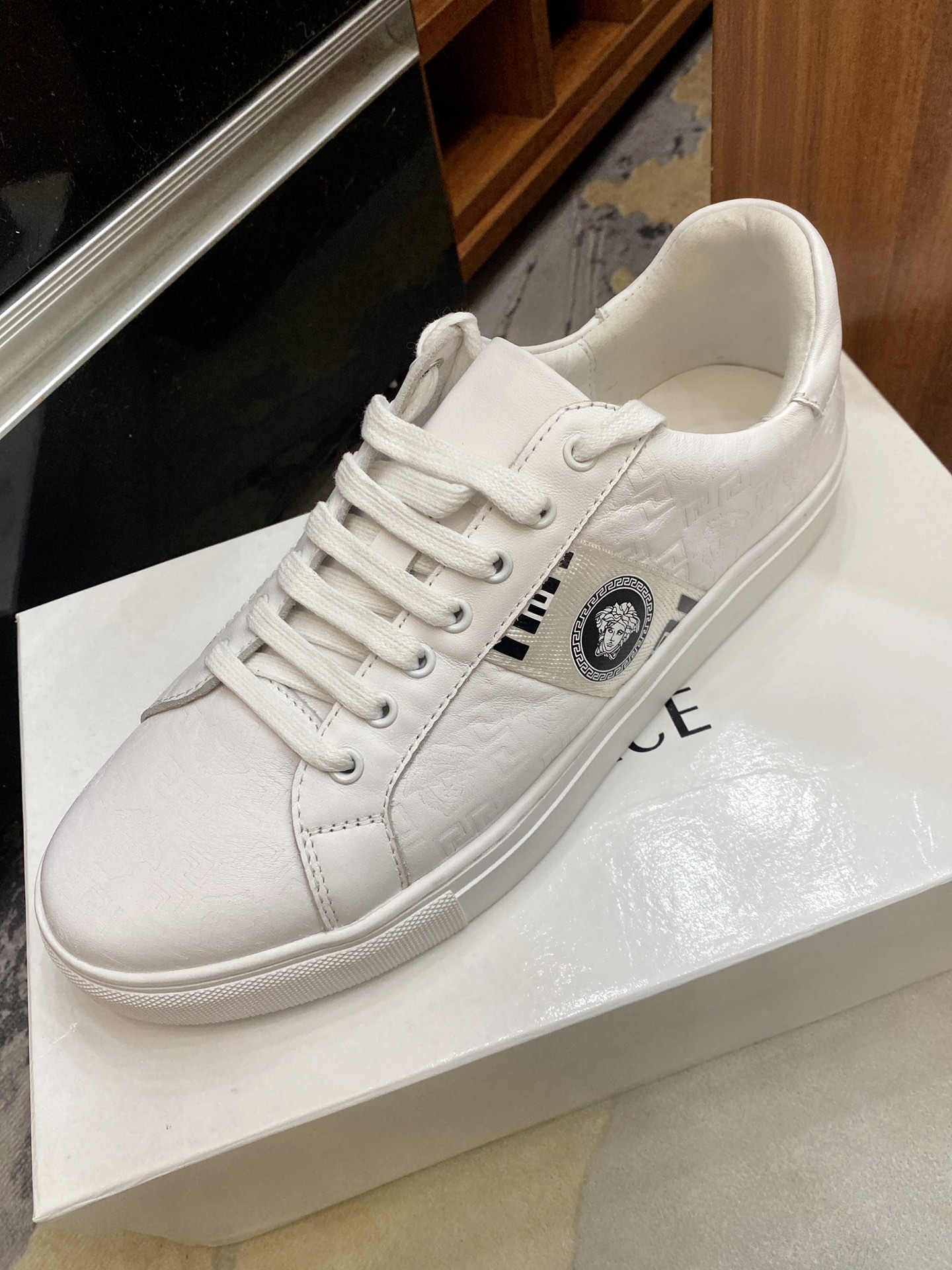 Versace Greca Sneaker 3 - vstockx
