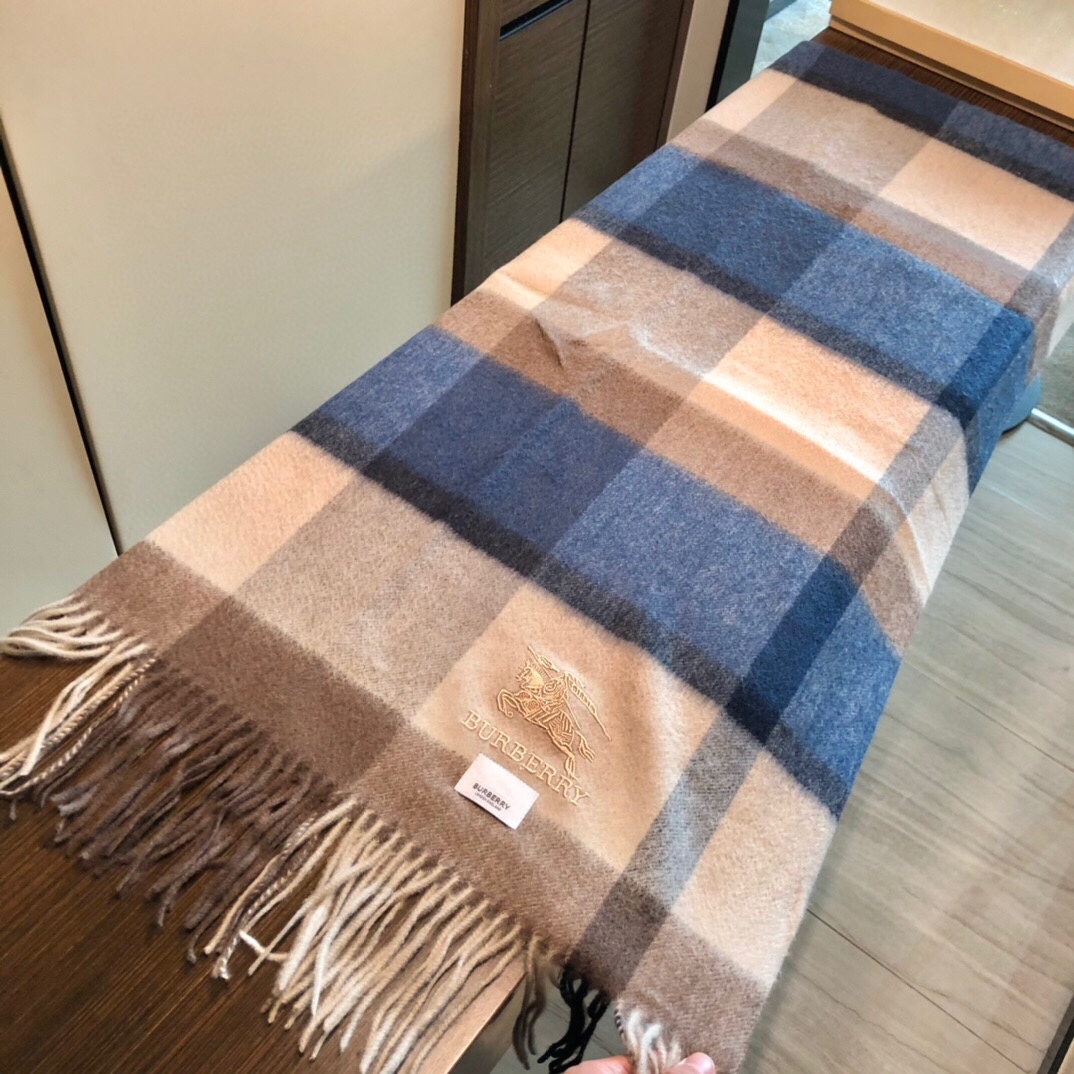 Streetwear Scarf Burberry 329080 size:70x200cm - vstockx