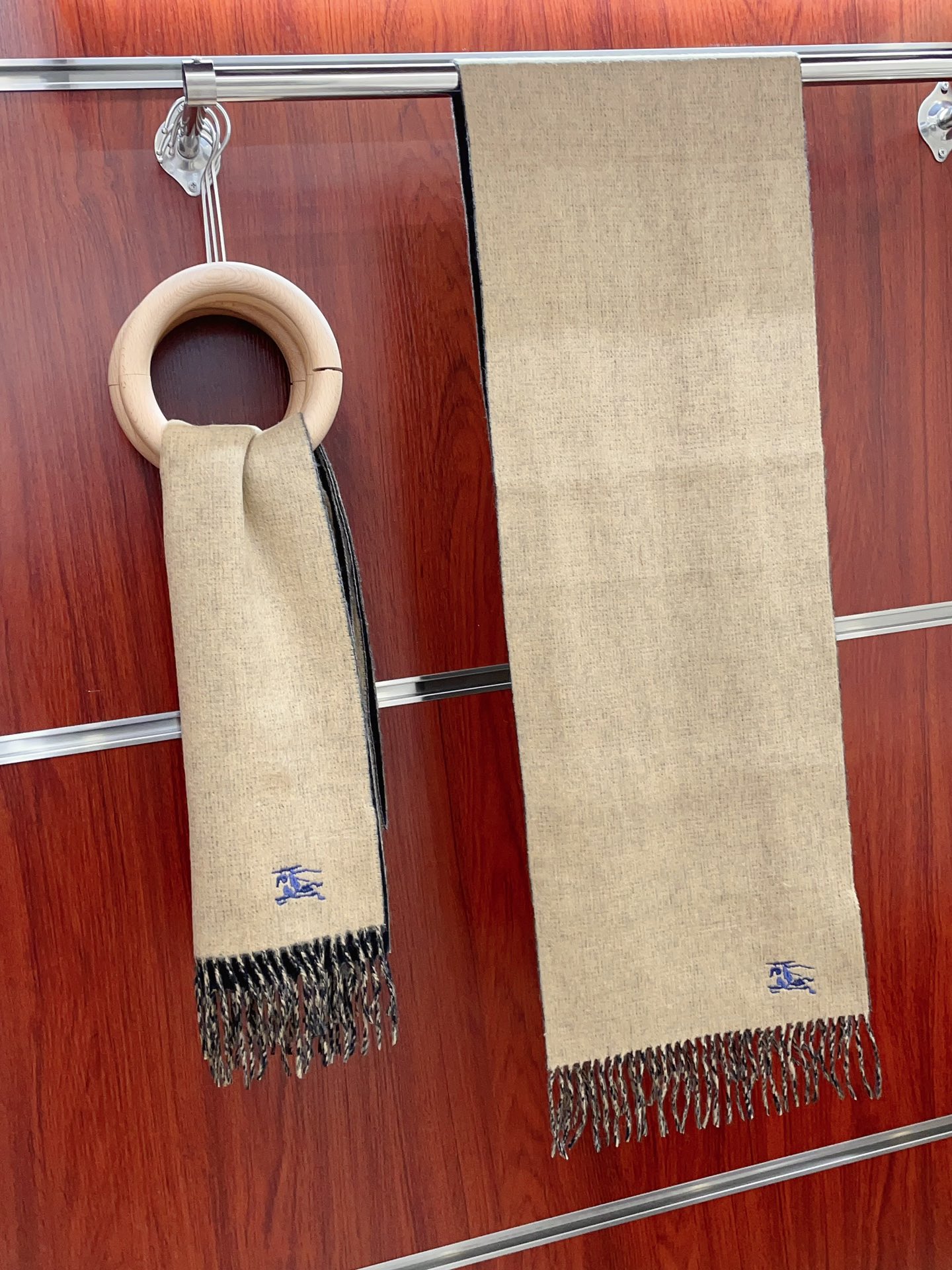 Streetwear Scarf Burberry 328827 size:180*35cm - vstockx