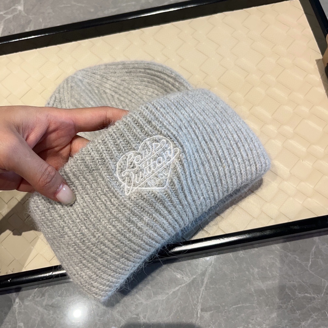 Streetwear Hat LV 329199 - vstockx