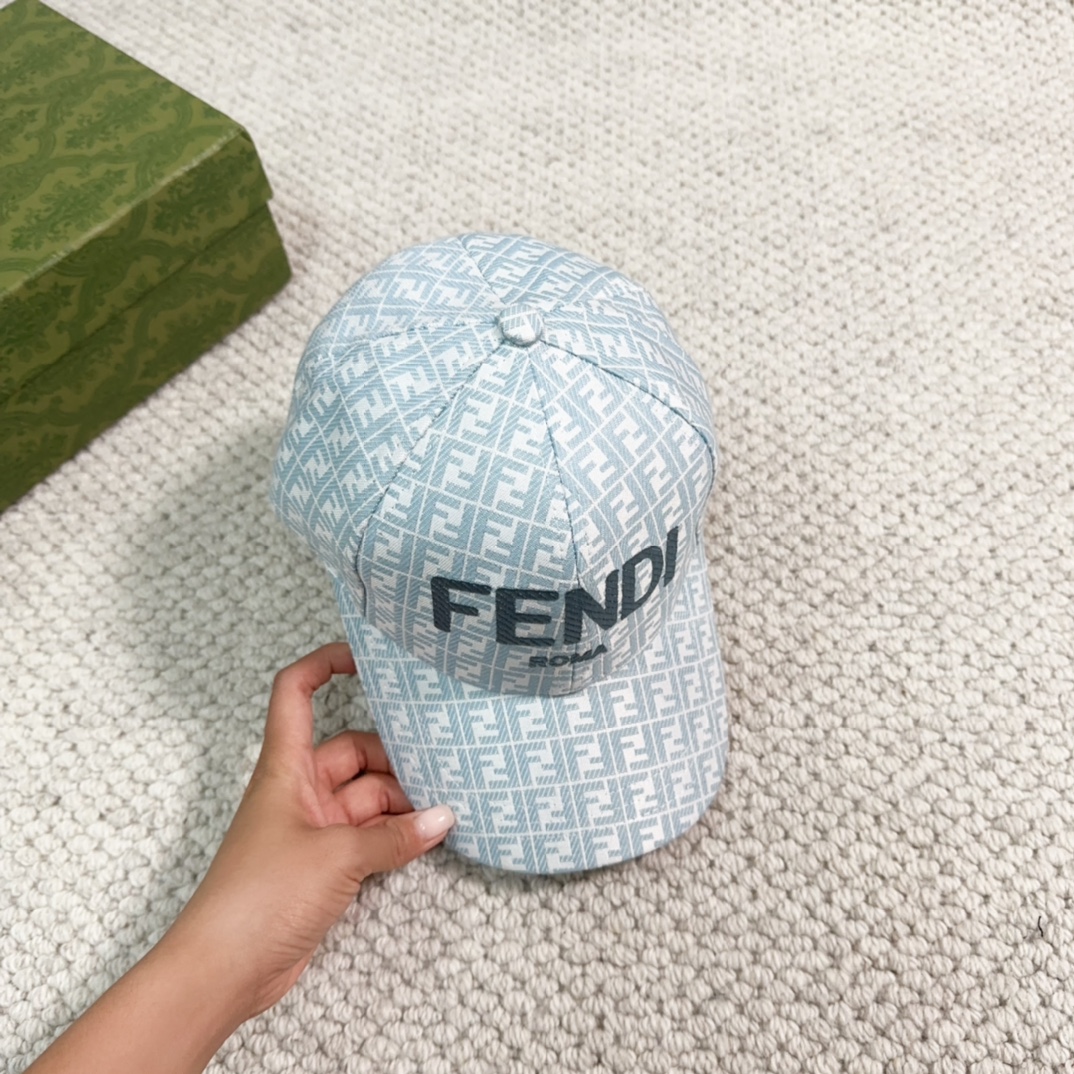 Streetwear Hat Fendi 329352 - vstockx