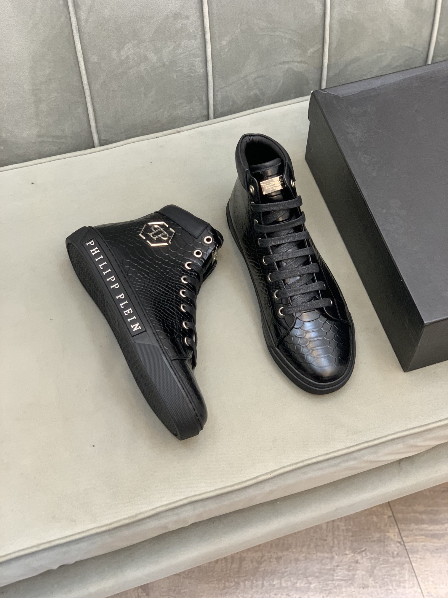 Philipp Plein High Top Sneakers 1 - vstockx