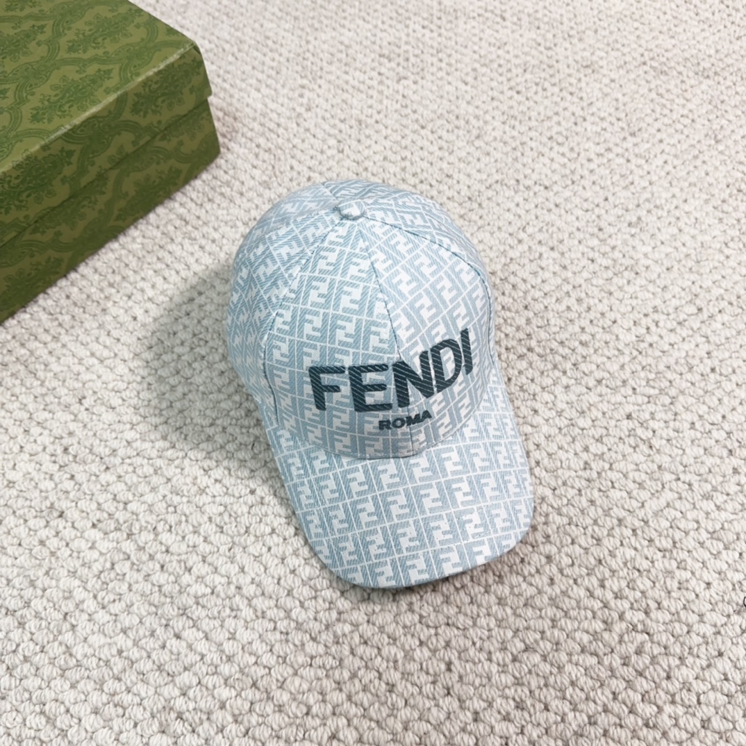 Streetwear Hat Fendi 329352 - vstockx