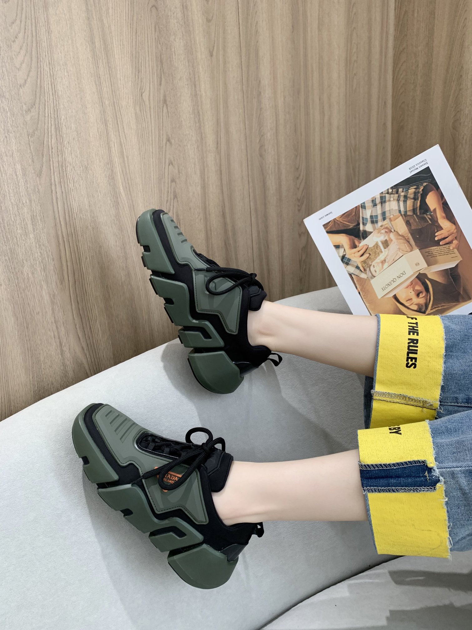 Prada Low Top sneaker 41 - vstockx