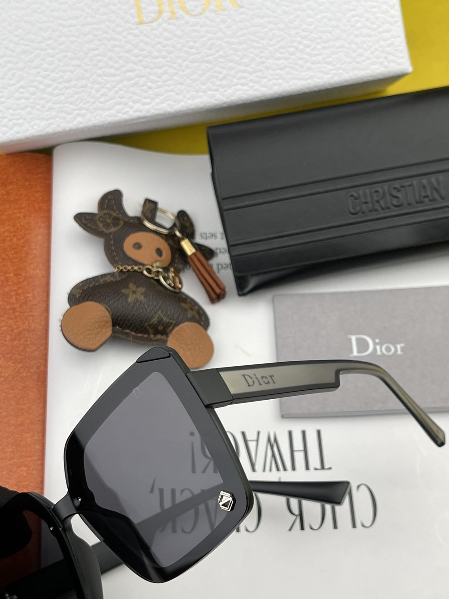 sunglasses Dior D7191 - vstockx