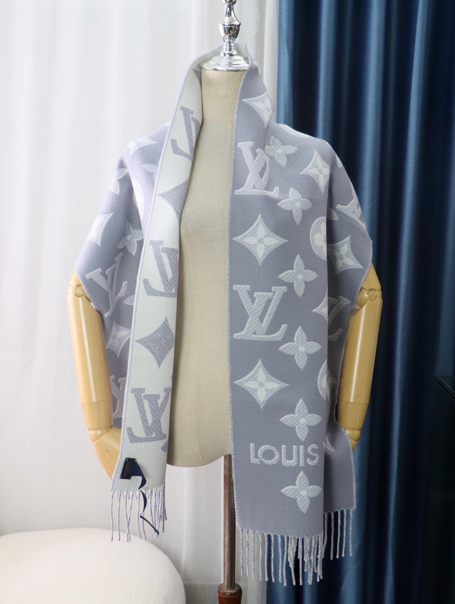 Streetwear Scarf LV 328723 size:32*180cm - vstockx