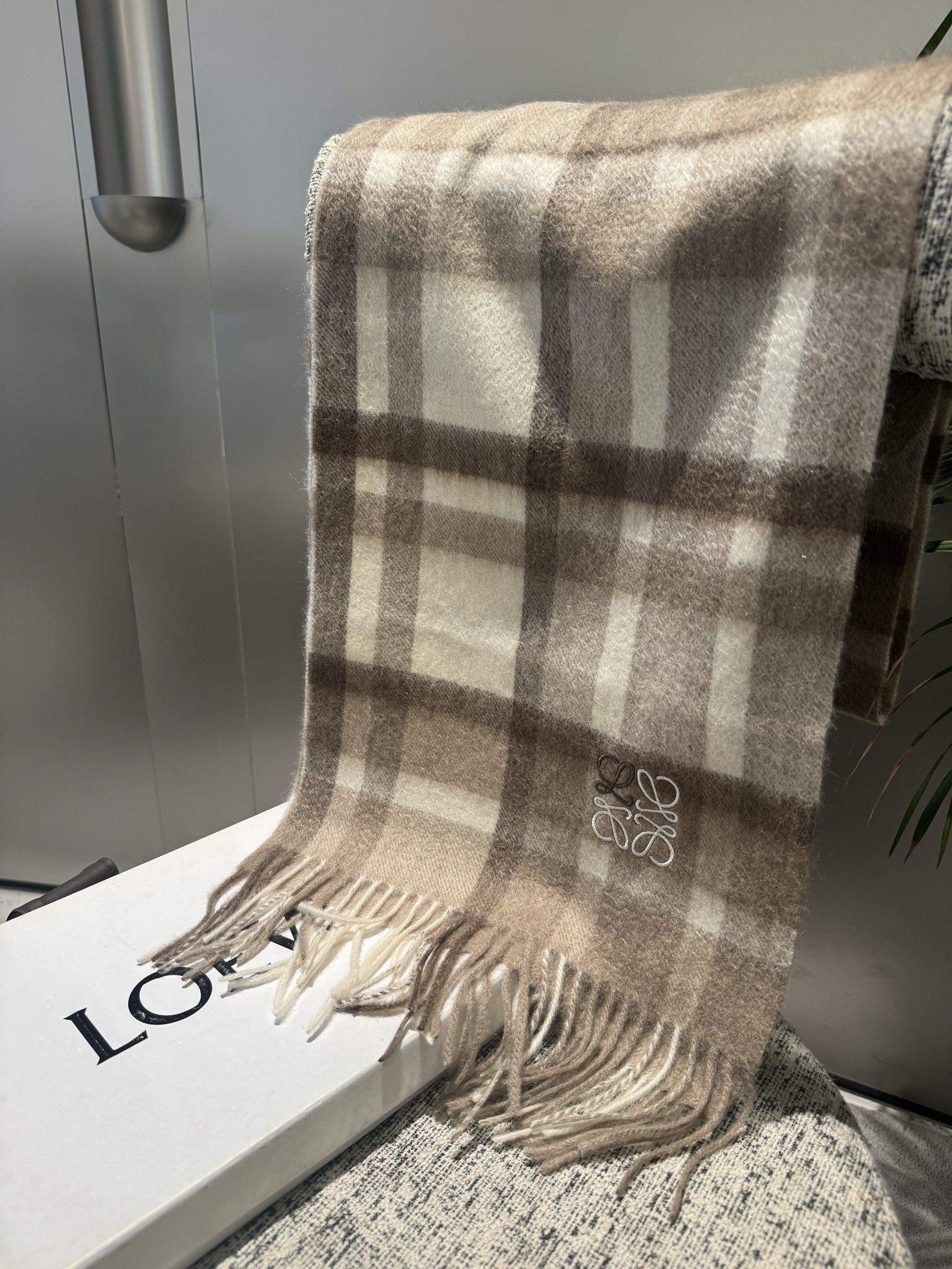 Streetwear Scarf Loewe 328963 SIZE:65*185cm - vstockx