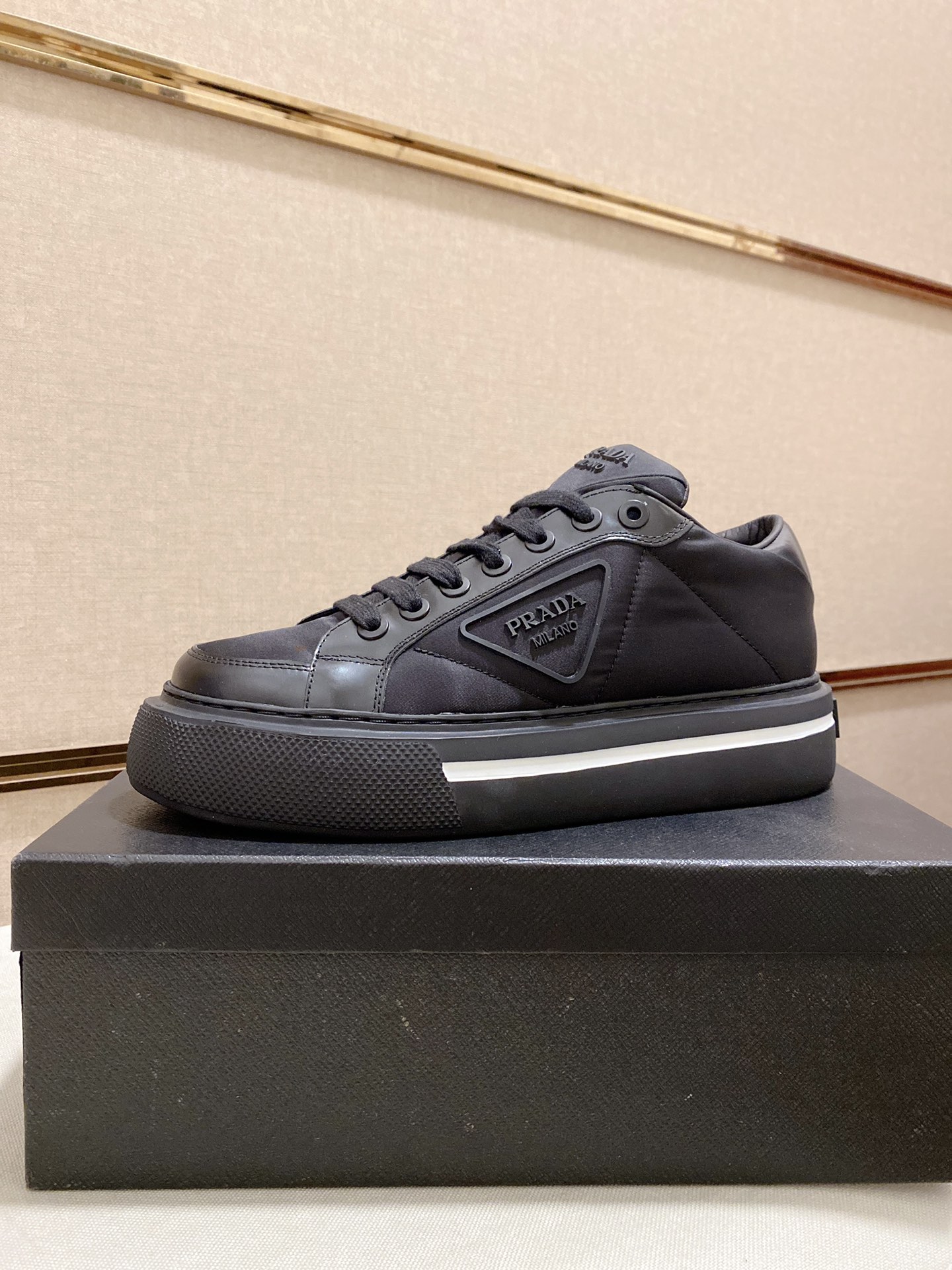 Prada Low Top sneaker 14 - vstockx