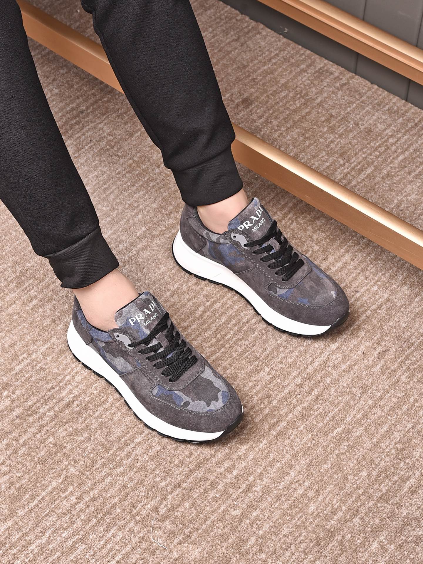 Prada Low Top sneaker 29 - vstockx