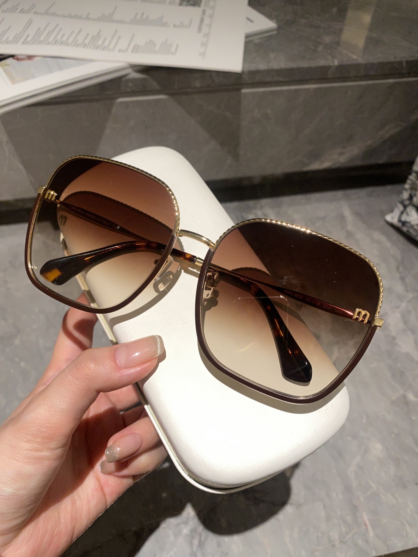 sunglasses Miu Miu MODEL:SMU67G SIZE��62 18-140 - vstockx