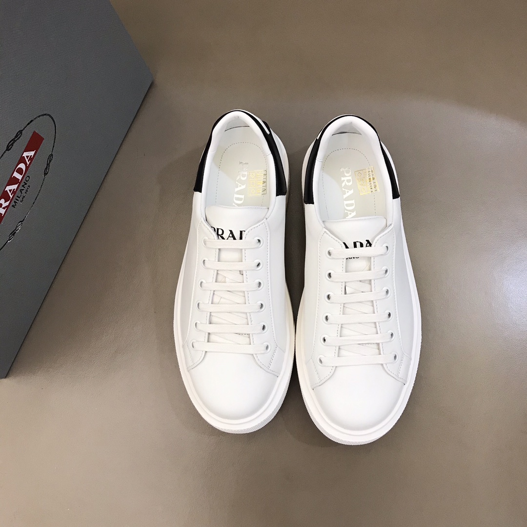 Prada Low Top sneaker 33 - vstockx