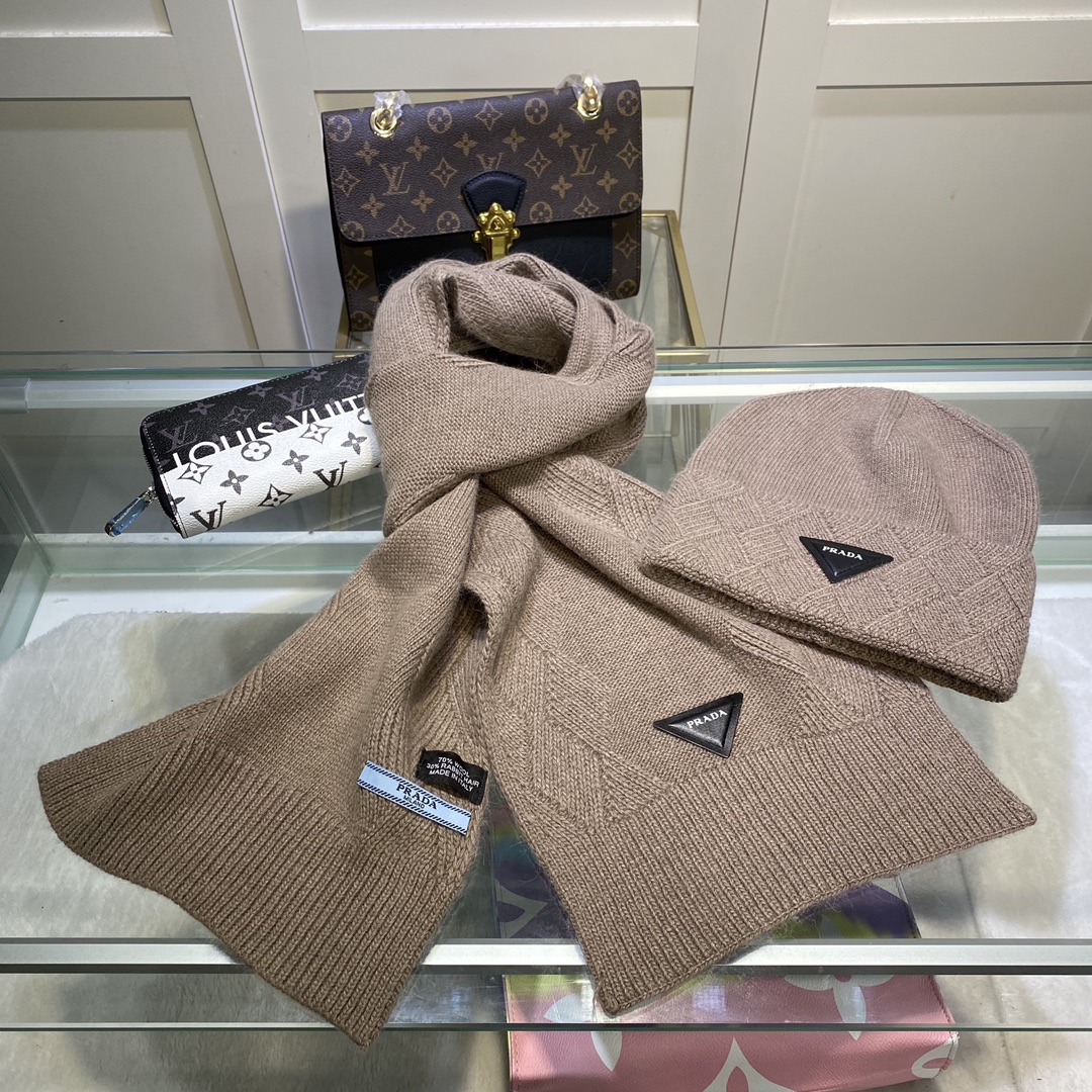 Hat & Scarf Prada 1 - vstockx