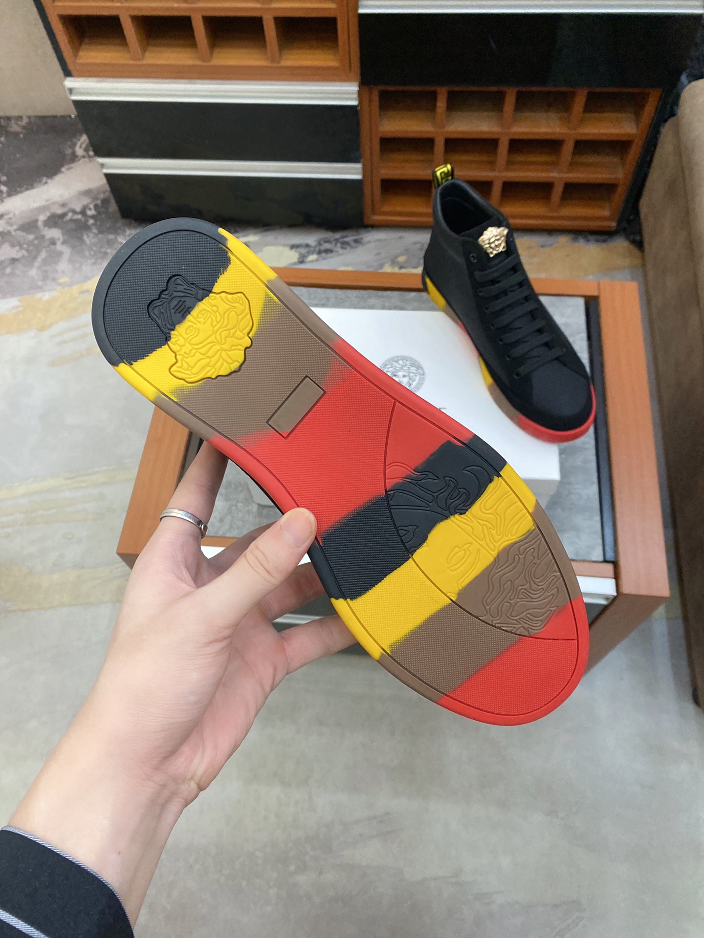 Versace Greca Sneaker 18 - vstockx