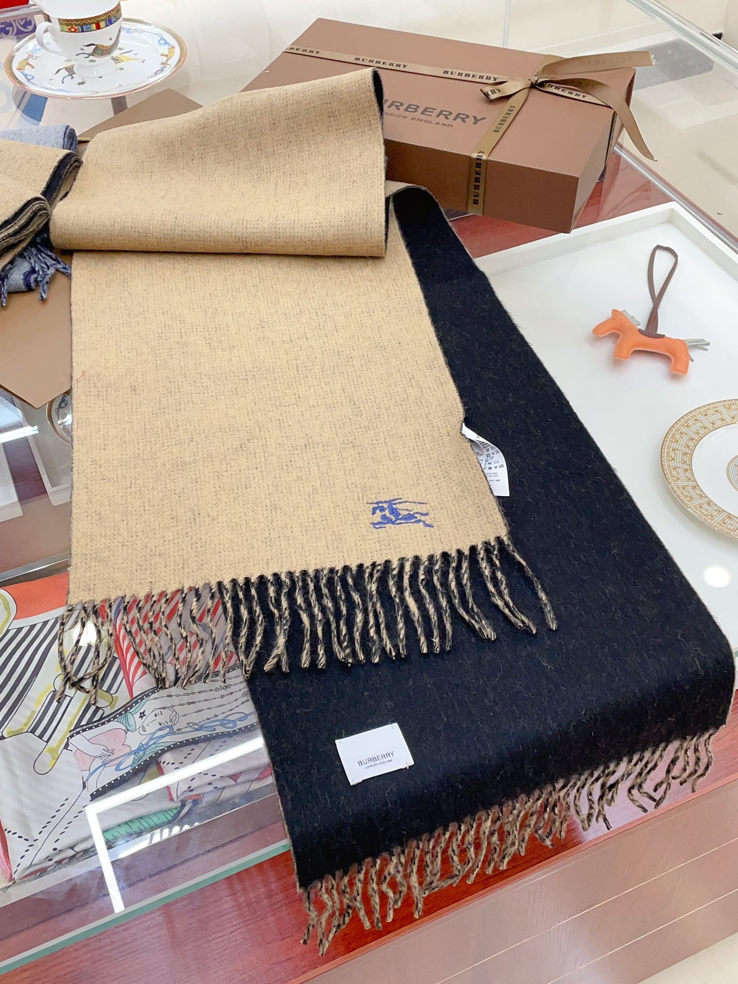 Streetwear Scarf Burberry 328827 size:180*35cm - vstockx