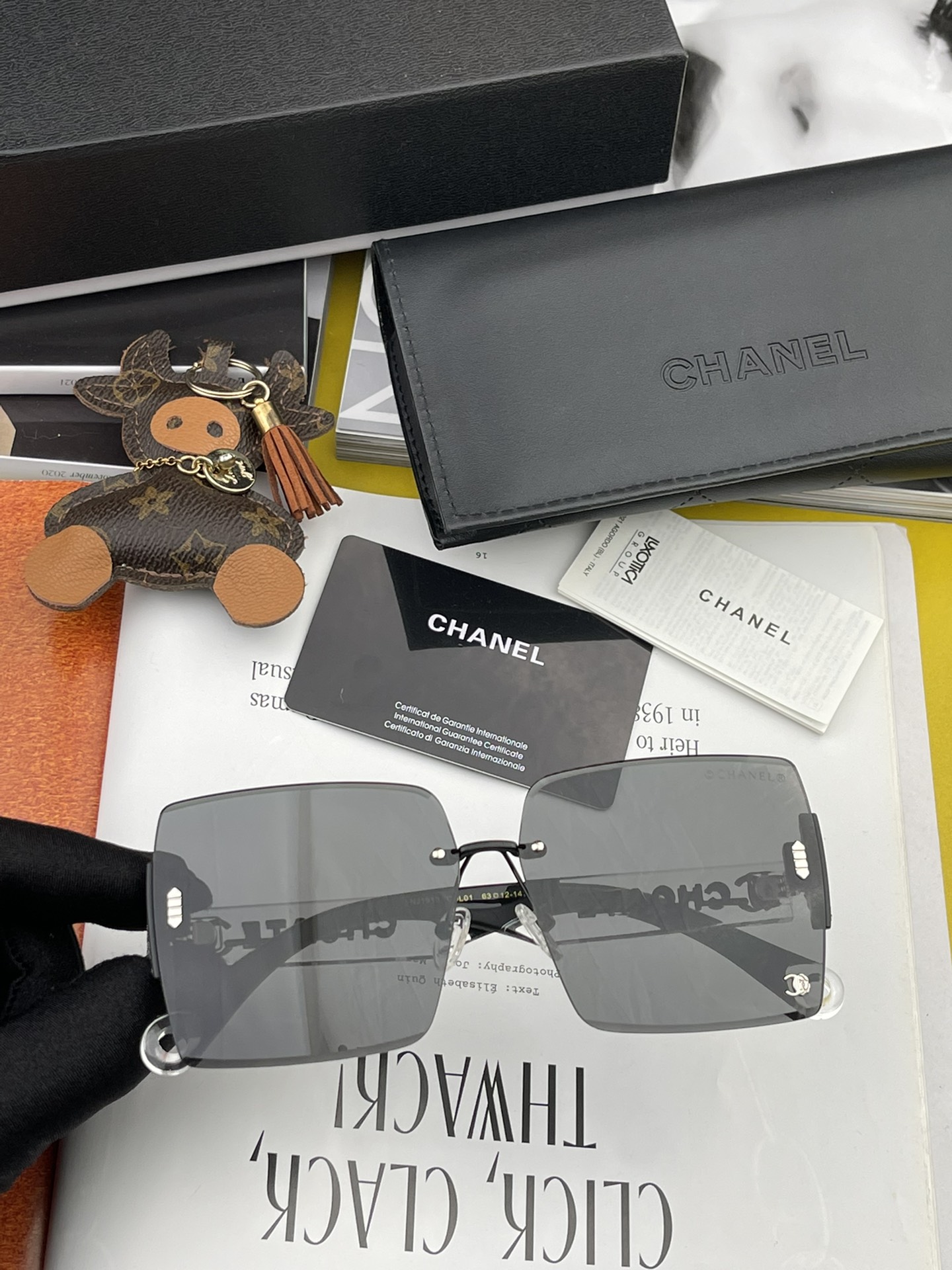 Sunglasses Louis Vuitton CH3191 - vstockx
