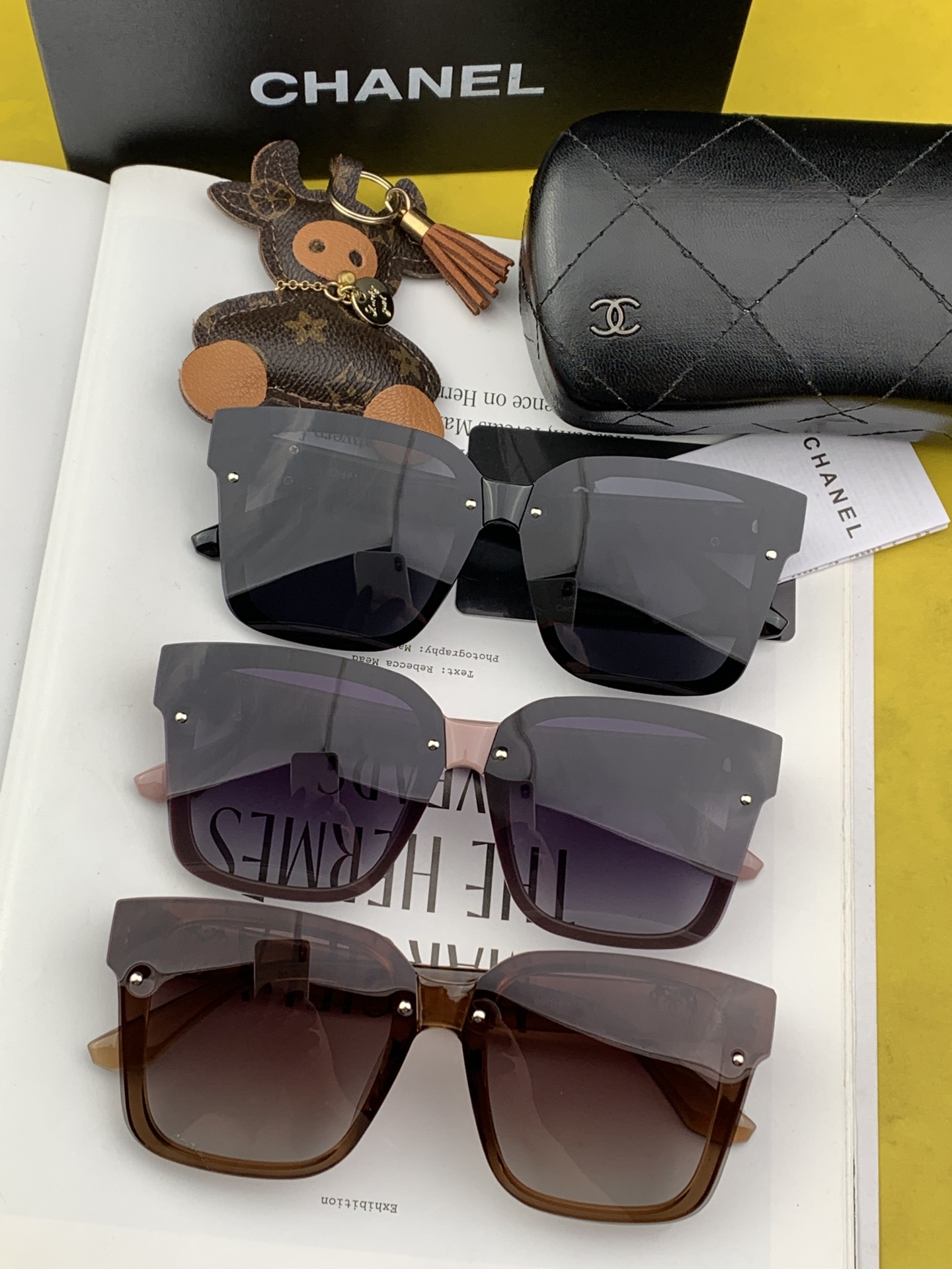Sunglasses Chanel CH1244 - vstockx