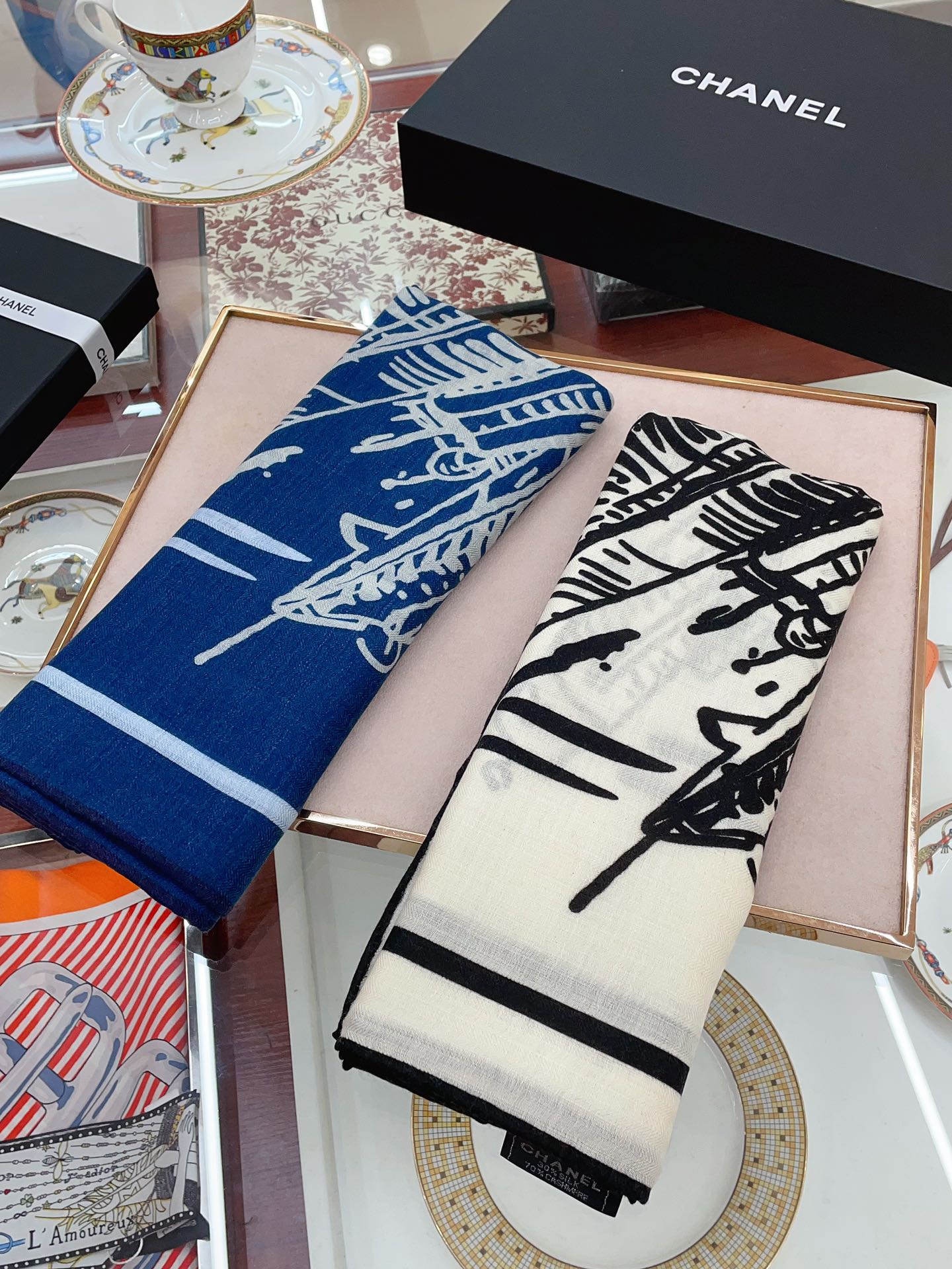 Streetwear Scarf LV 328859 SIZE:140*140cm - vstockx