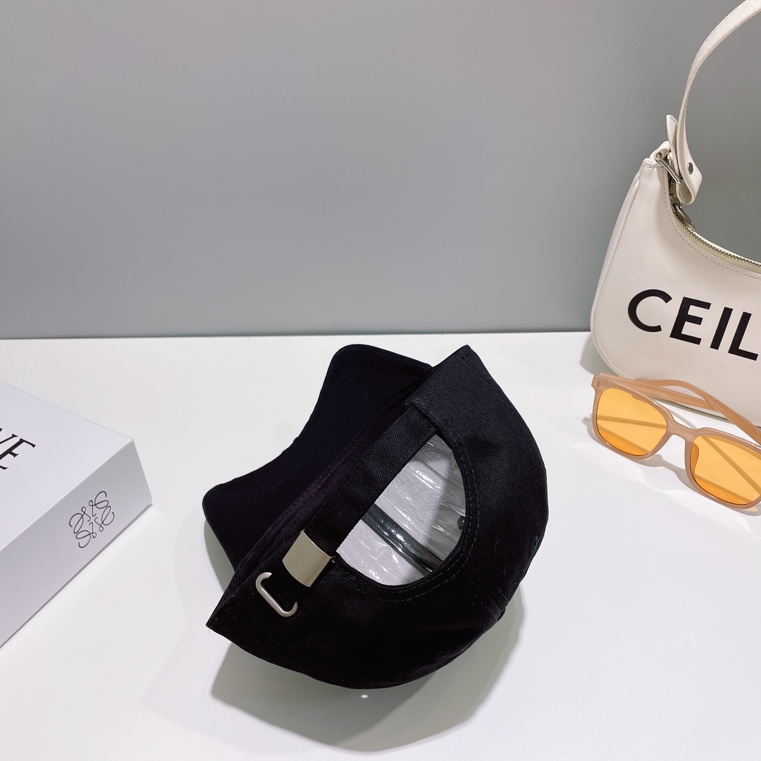 Streetwear Hat Chanel 329031 - vstockx