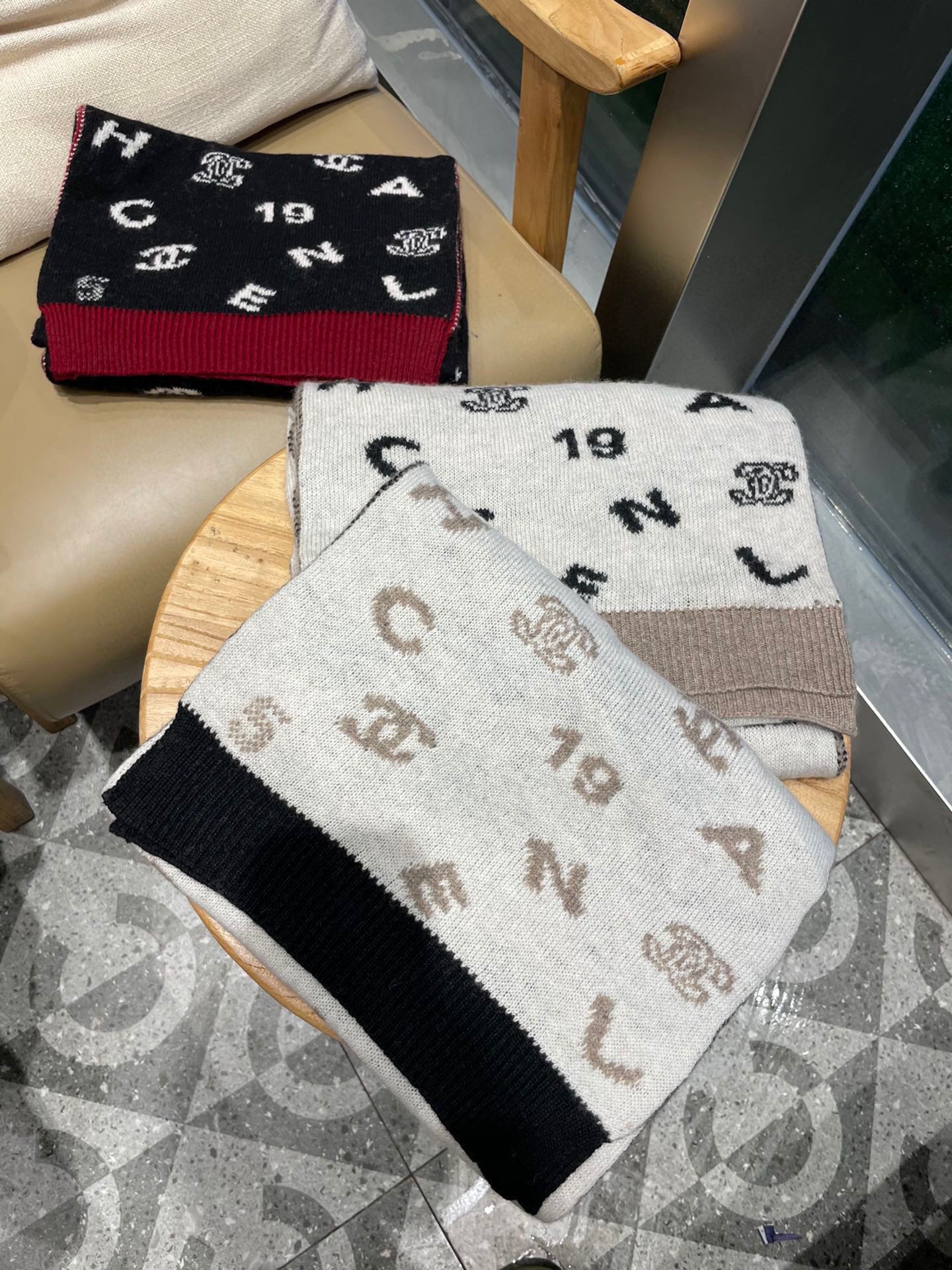 Streetwear Scarf CHANEL 328928 SIZE:35*180cm - vstockx