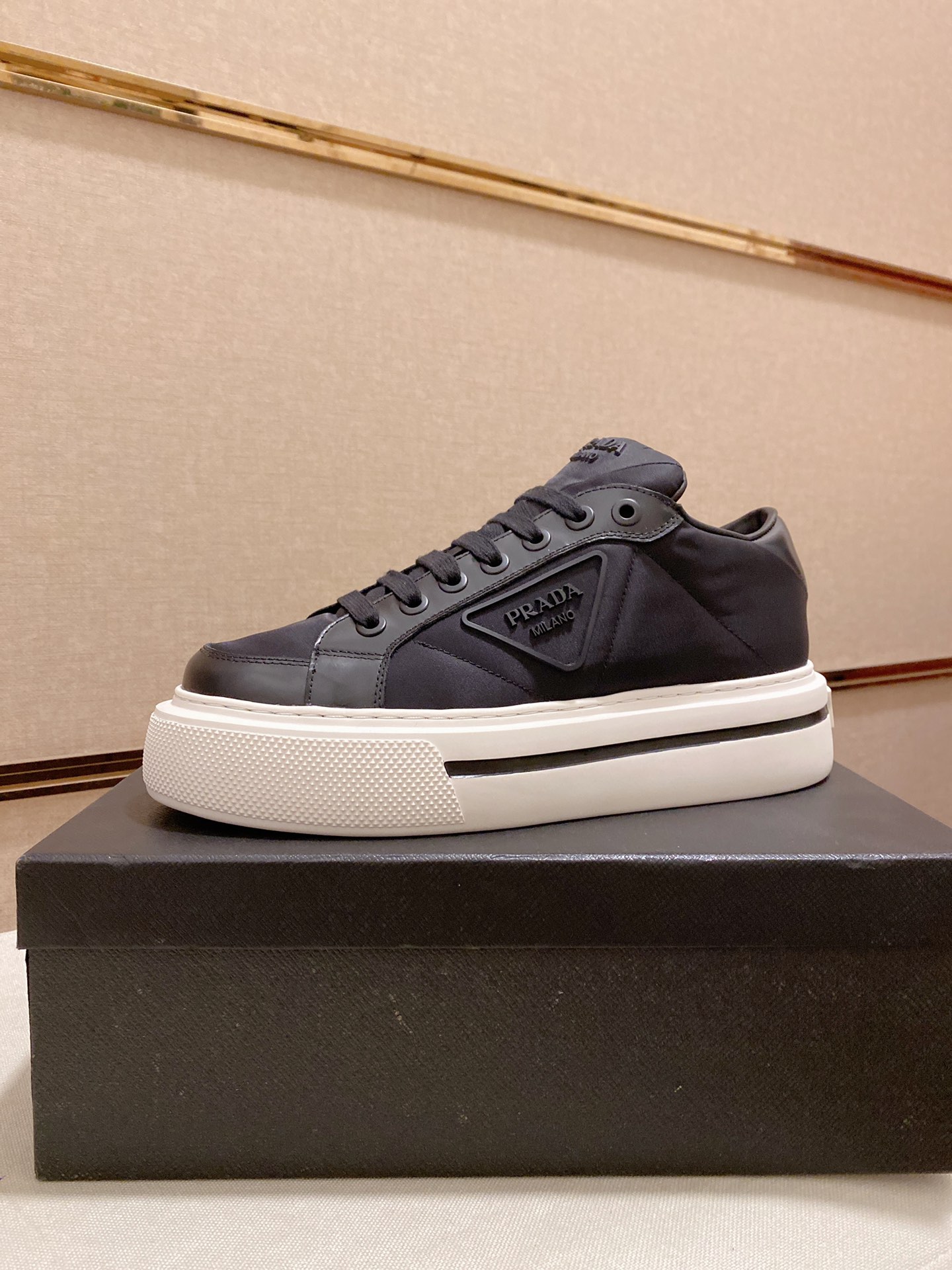 Prada Low Top sneaker 13 - vstockx