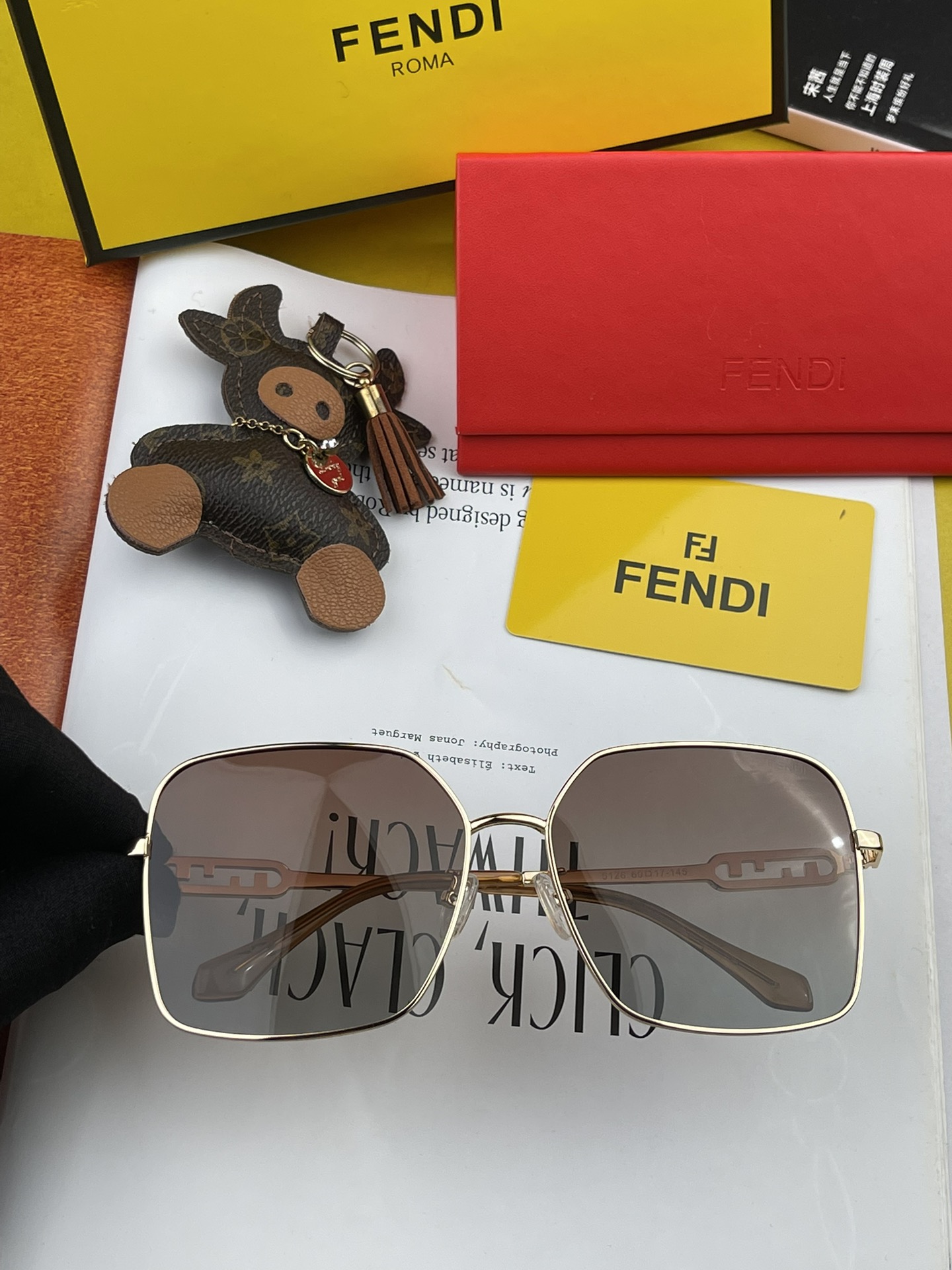 Sunglasses Fendi FD2651 - vstockx