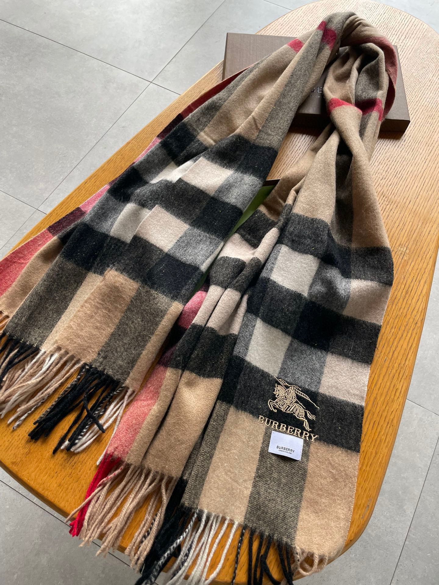 Streetwear Scarf Burberry 329083 size:70*200cm - vstockx