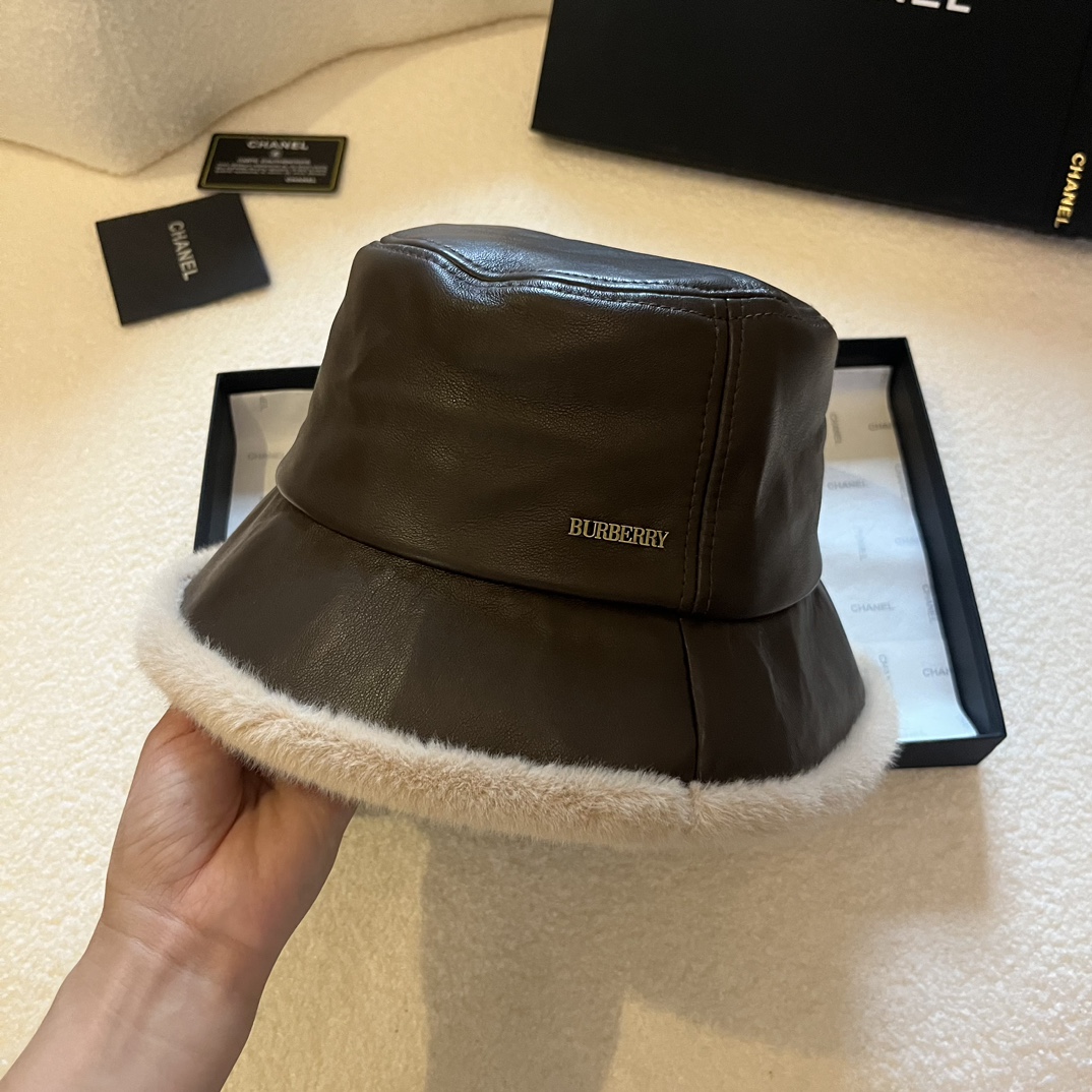 Streetwear Hat BURBERRY 329183 - vstockx