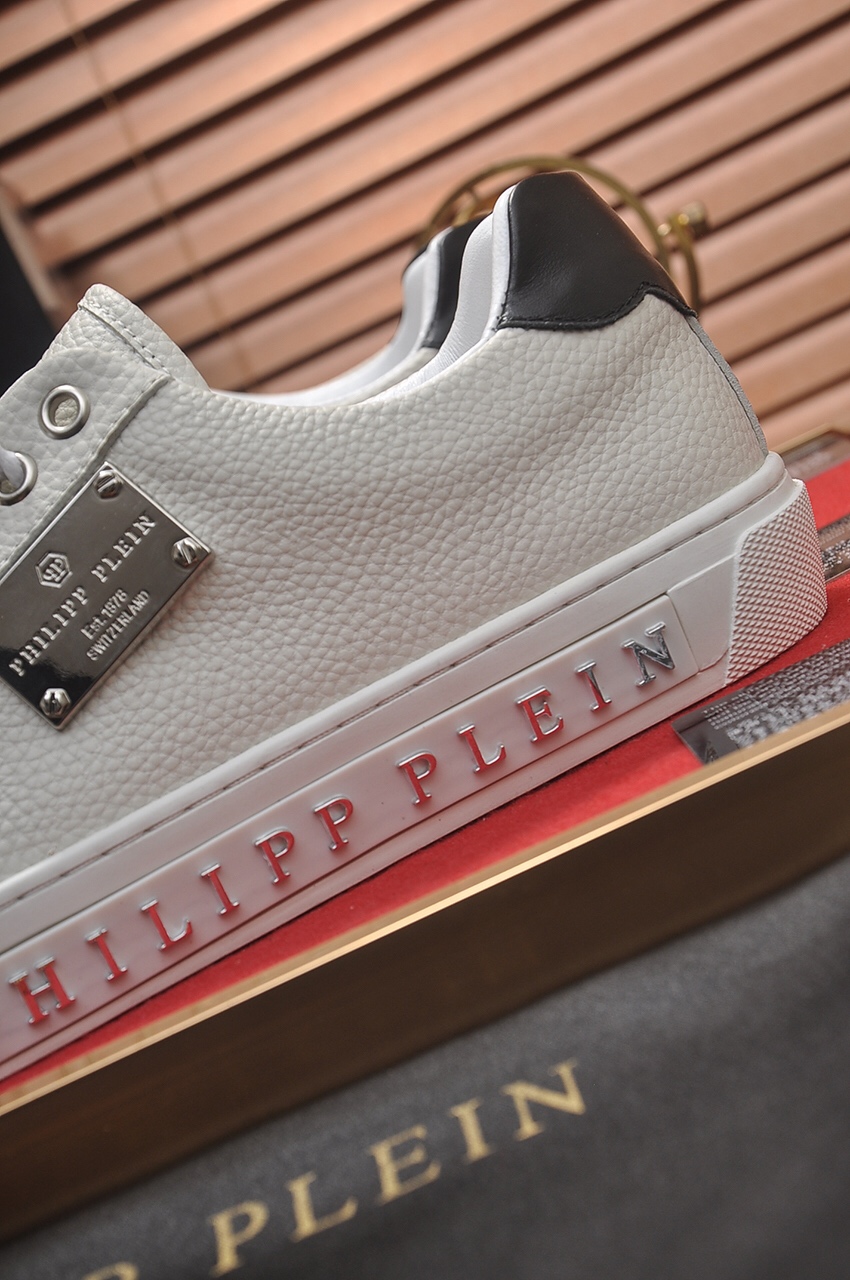 Philipp Plein Low Top Sneakers 23 - vstockx