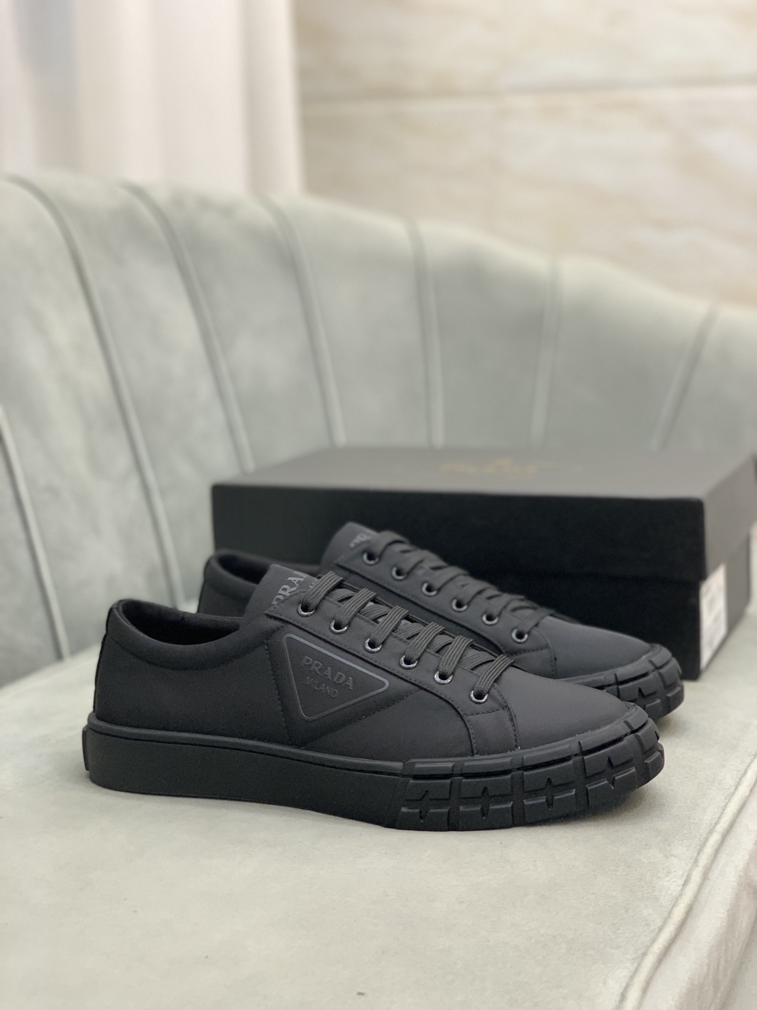 Prada Wheel Cassetta sneaker 6 - vstockx