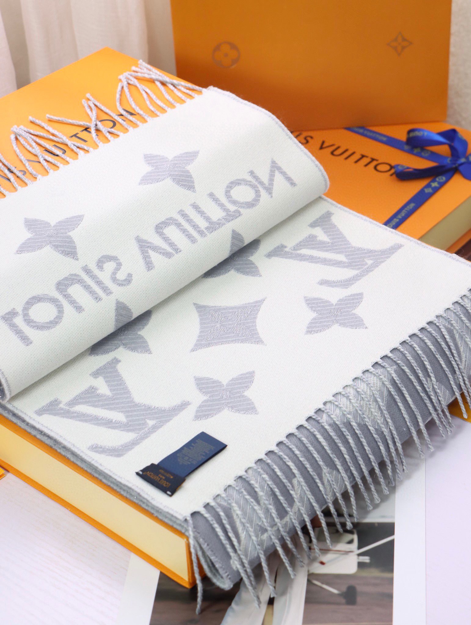 Streetwear Scarf LV 328723 size:32*180cm - vstockx