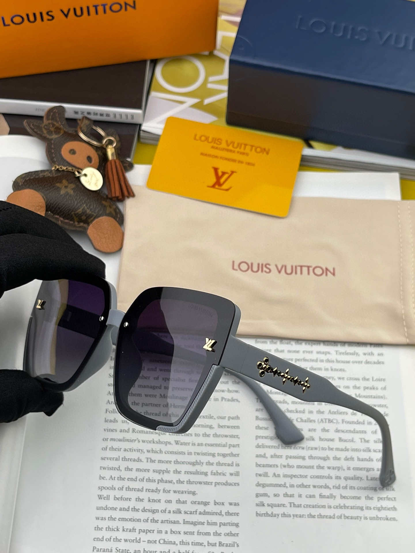 Sunglasses Louis Vuitton L1047 - vstockx