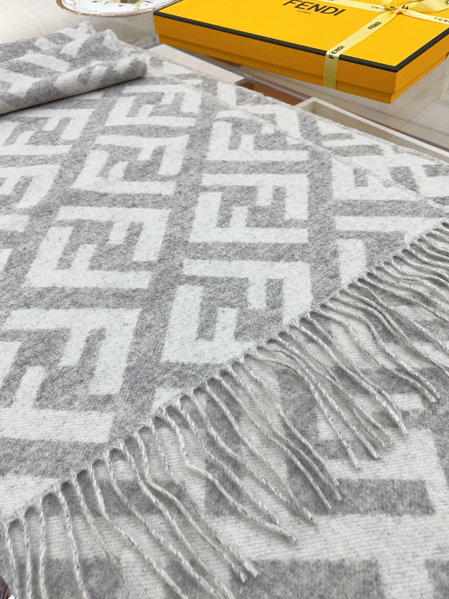 Streetwear Hat Fendi 328873 - vstockx