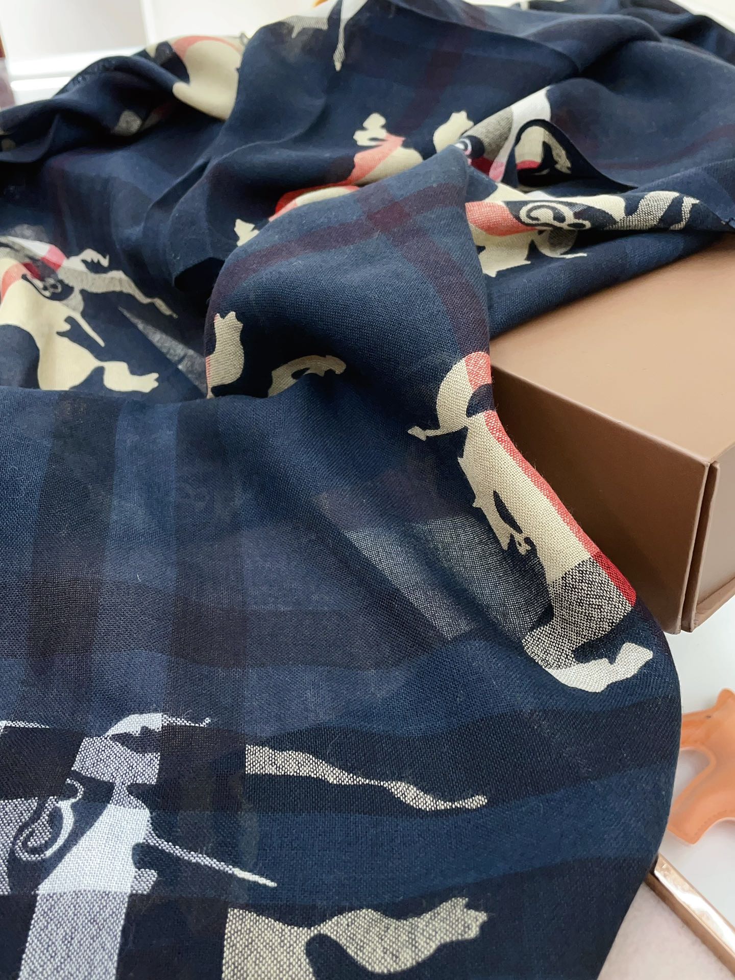 Streetwear Scarf Burberry 328773 SIZE:220cm*70cm - vstockx