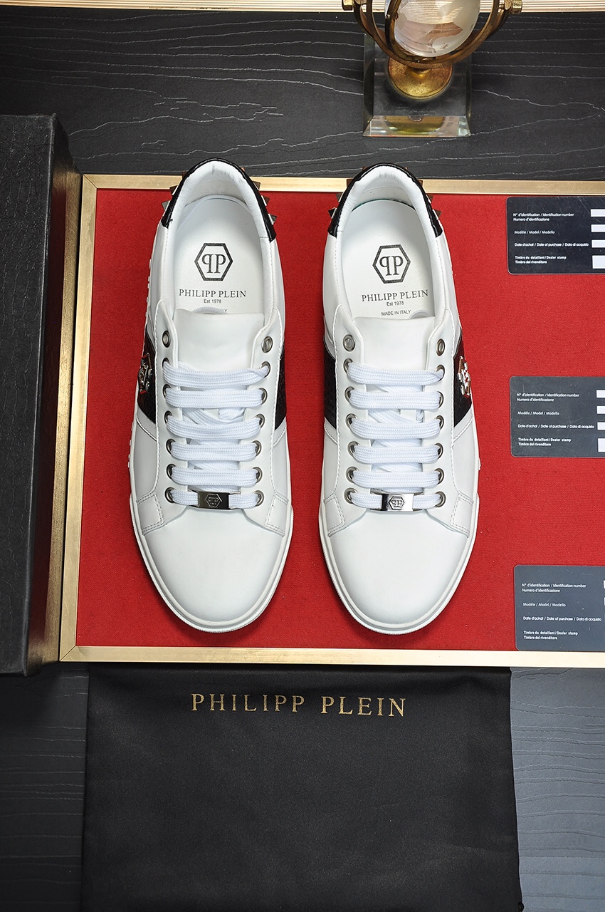 Philipp Plein Low Top Sneakers 1 - vstockx