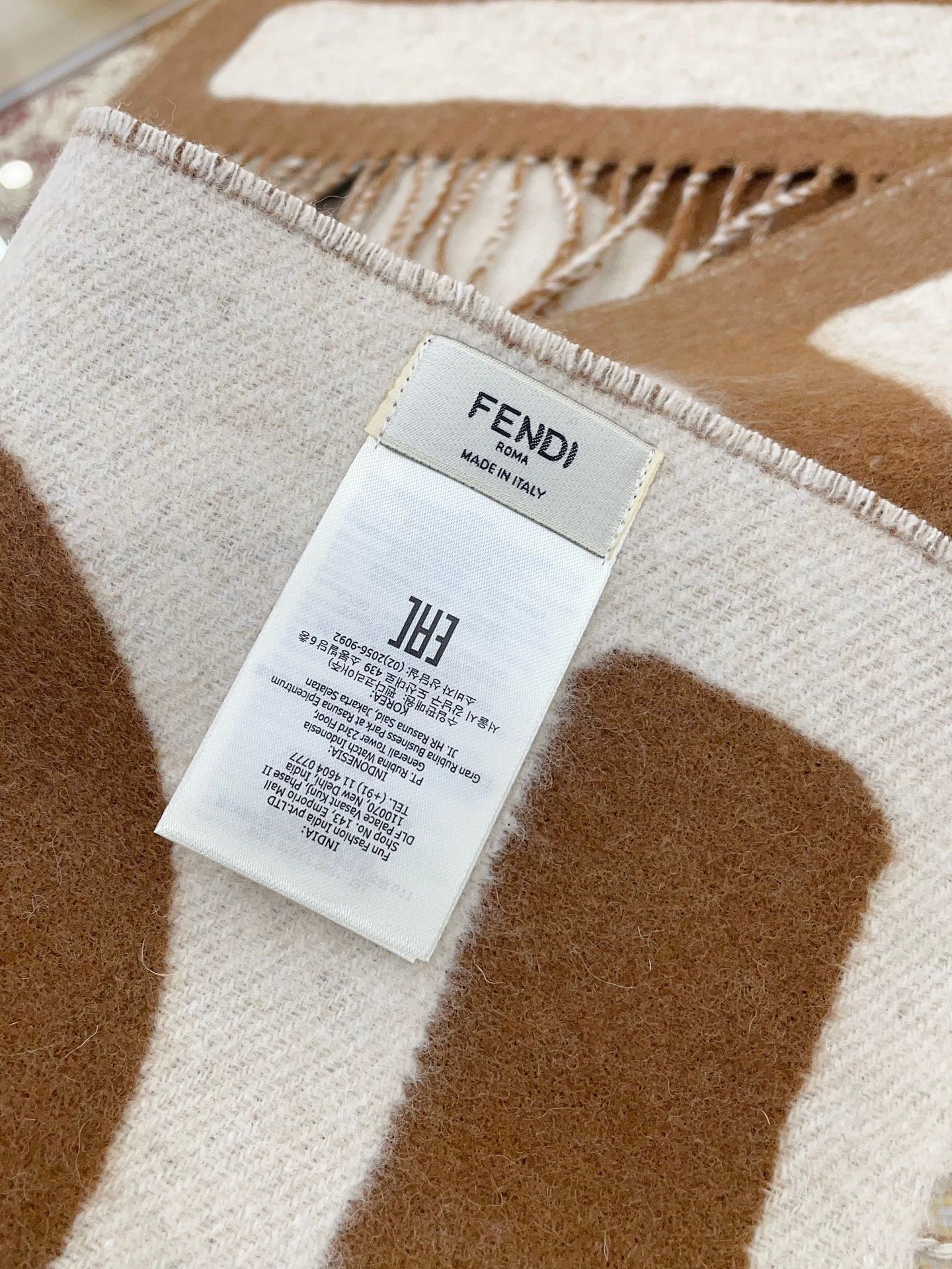 Streetwear Scarf FENDI 328838 size:30*180cm - vstockx