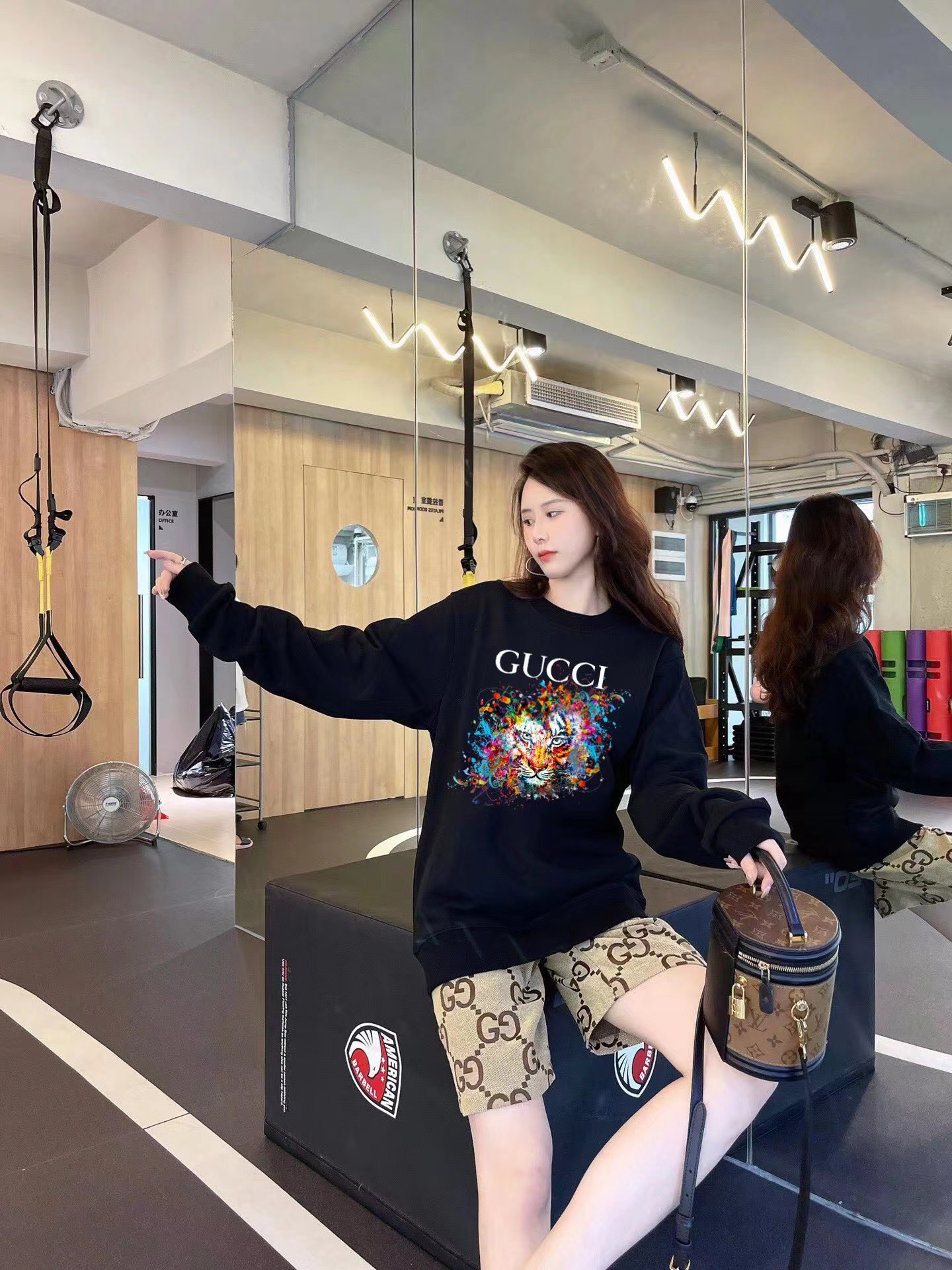 Clothes Gucci 327 - vstockx