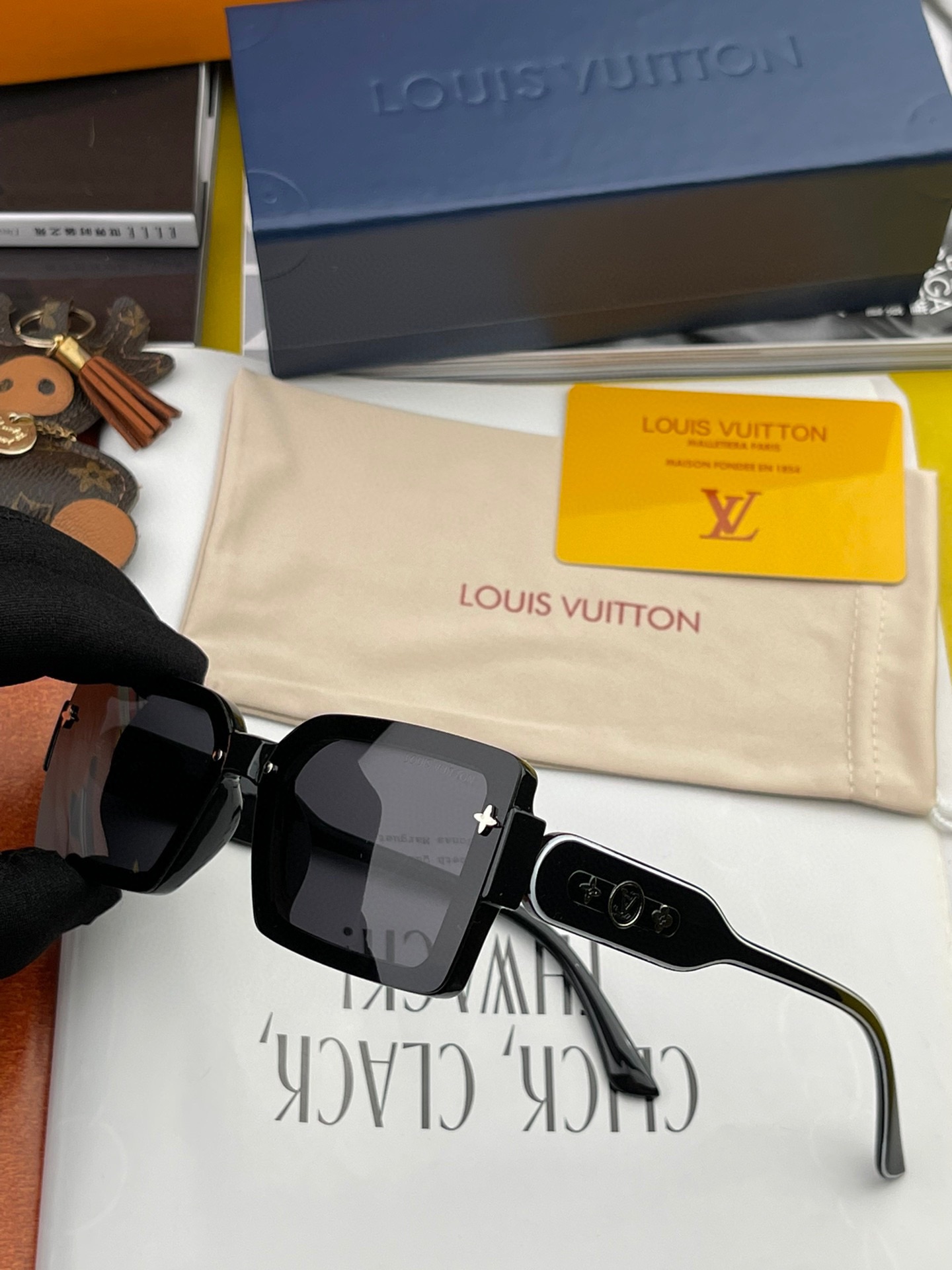 Sunglasses Louis Vuitton L6771 - vstockx