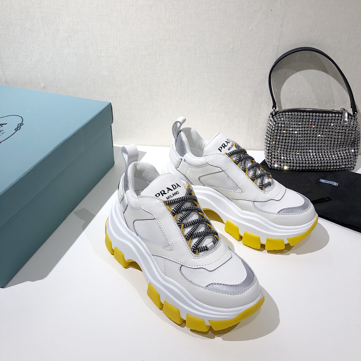 Prada Low Top sneaker 58 - vstockx