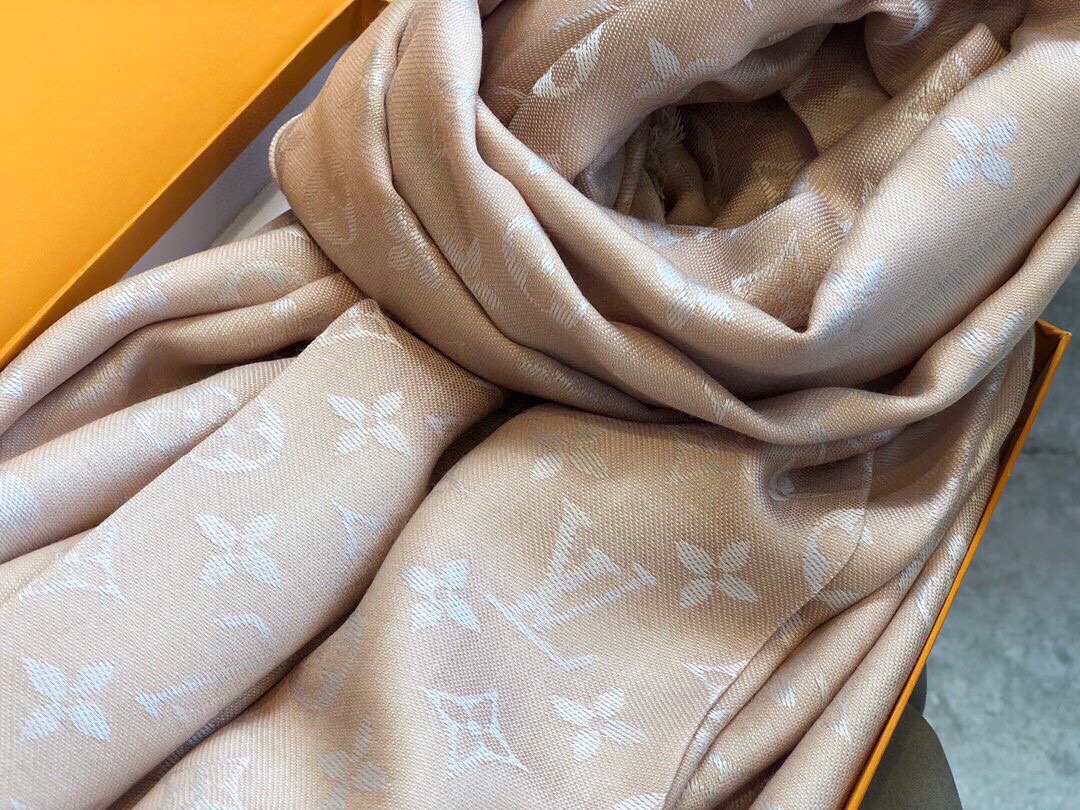 Streetwear Scarf LV 328942 SIZE:140*140cm - vstockx