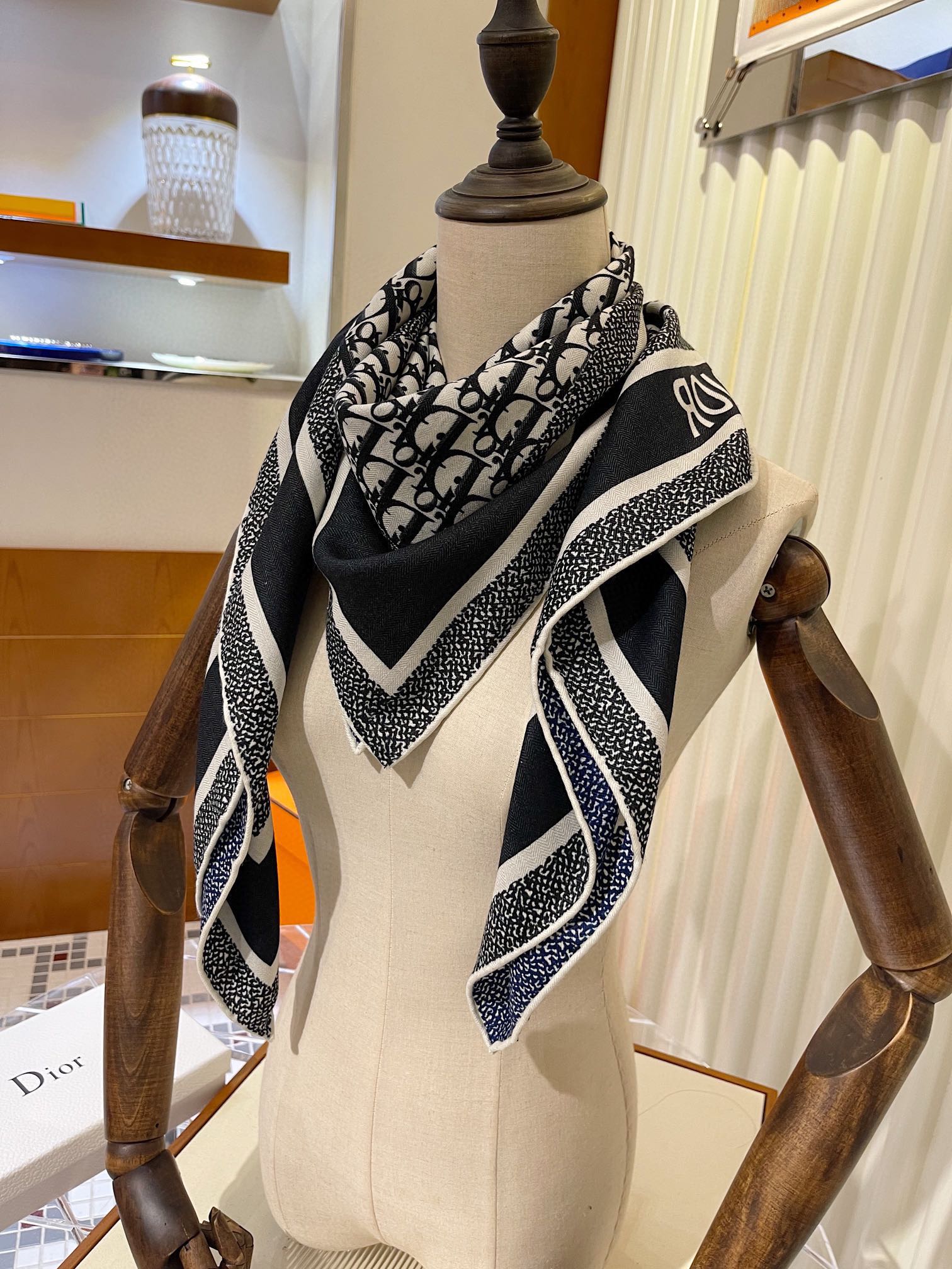 Streetwear Scarf Dior 329002 - vstockx