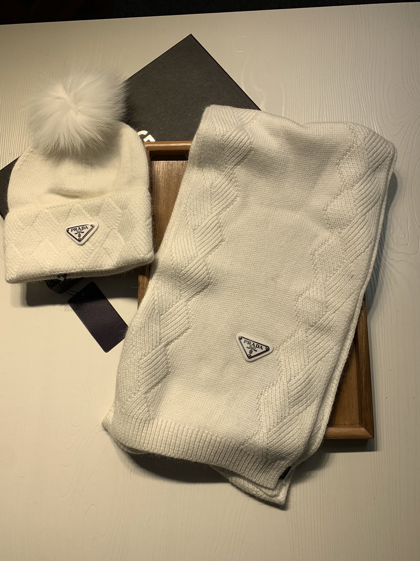 Hat & Scarf Prada 2 - vstockx