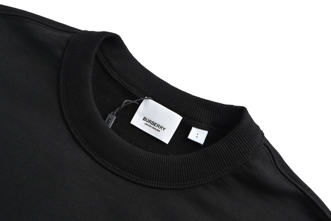 Clothes Burberry 810 - vstockx