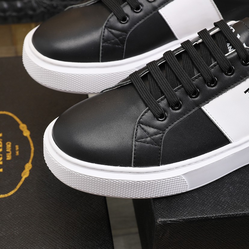 Prada Low Top sneaker 37 - vstockx
